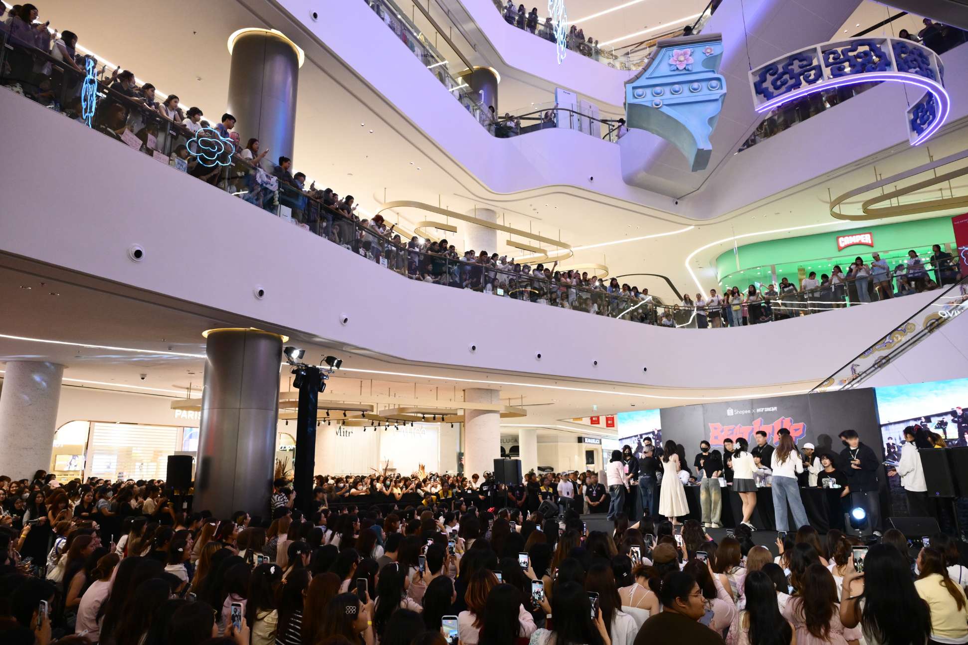 NCTDREAMภาพที่5 NCT DREAM (เอ็นซีที ดรีม) ชนะใจแฟนคลับชาวไทยแบบอยู่หมัดด้วยกิจกรรมสุดเอ็กซ์คลูซีฟ ‘Shopee x NCT DREAM 'Beat It Up' FANSIGN & CAFE EVENT’