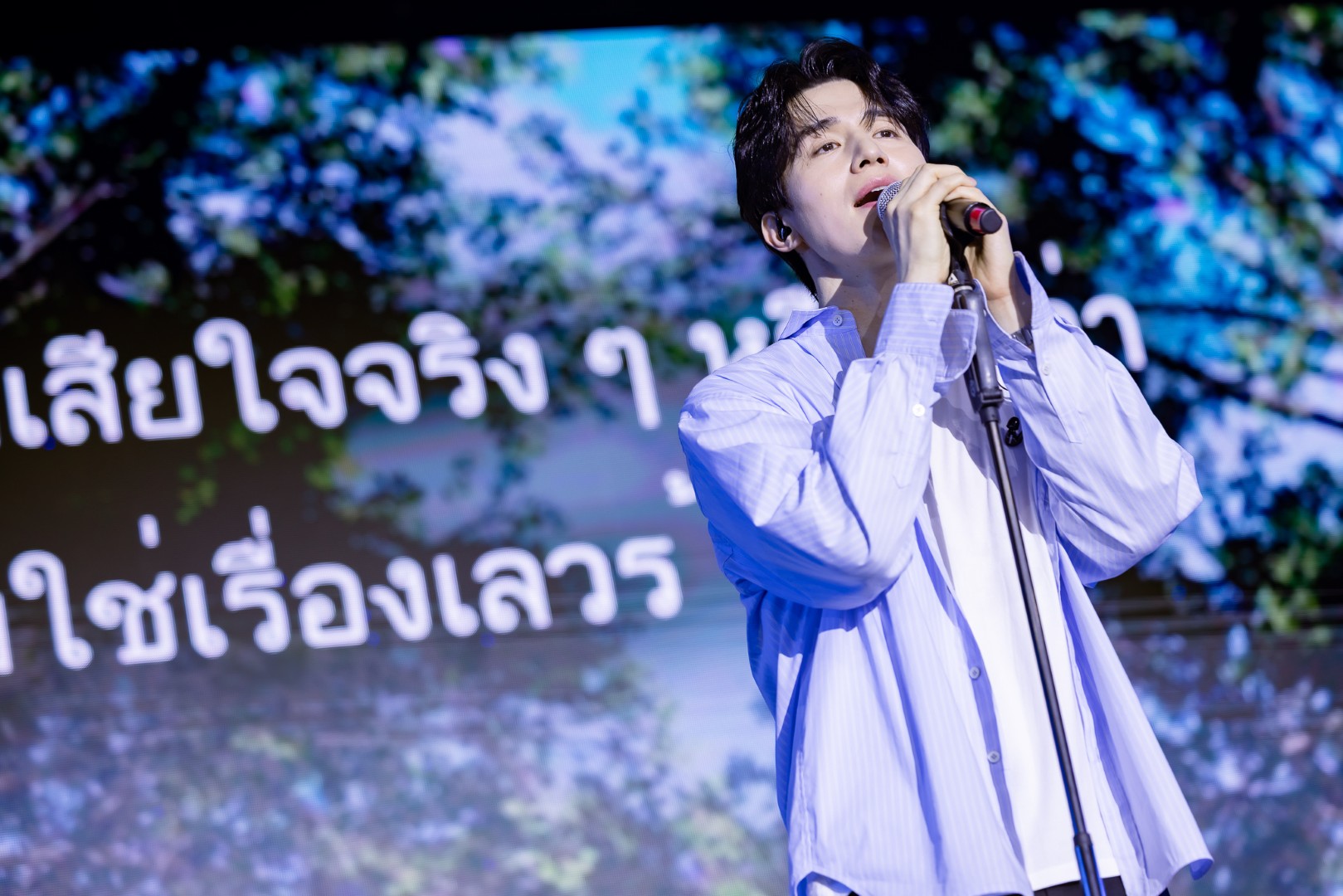 PPPP0107 หล่อเกินต้าน! “อี ดงอุค”  เสิร์ฟความสนุก ความอบอุ่น ความโรแมนติก จนแฟนคลับไทยใจละลาย