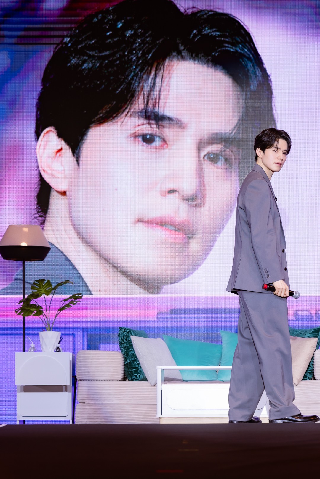 หล่อเกินต้าน! “อี ดงอุค” เสิร์ฟความสนุก ความอบอุ่น ความโรแมนติก จนแฟนคลับไทยใจละลาย 10 PPPP9887 หล่อเกินต้าน! “อี ดงอุค” เสิร์ฟความสนุก ความอบอุ่น ความโรแมนติก จนแฟนคลับไทยใจละลาย