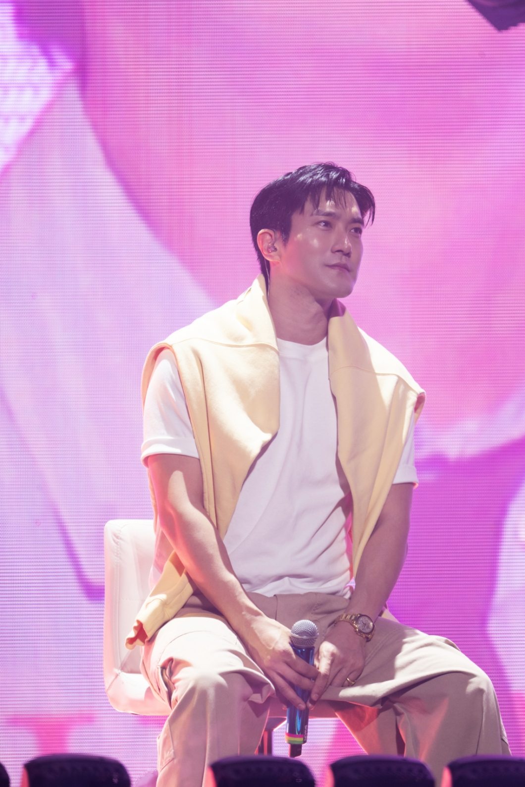 SIWONภาพที่2 SUPERJUNIOR20thAnniversaryTOUR SUPERSHOW10 SUPER JUNIOR โชว์สุดยอดการแสดงฉลองครบรอบ 20 ปี <SUPER SHOW 10> บัตรหมดทั้ง 2 รอบ รวมผู้ชมกว่า 22,000 คน สุดปัง! จัดคอนเสิร์ตในไทยติดต่อกันเป็นครั้งที่ 10!