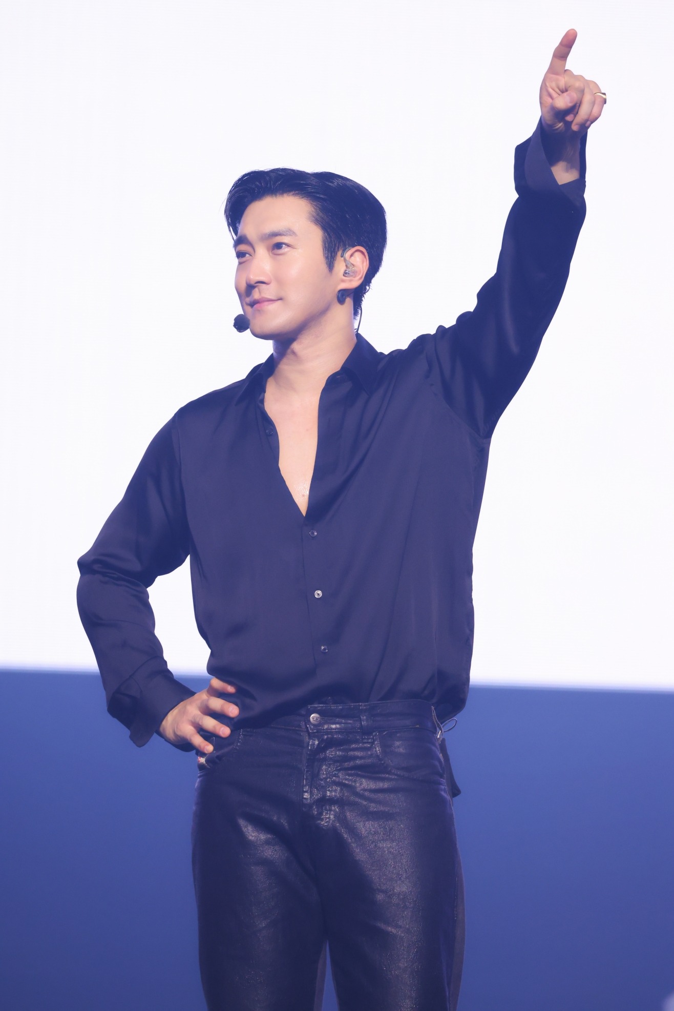 SIWONภาพที่3 SUPERJUNIOR20thAnniversaryTOUR SUPERSHOW10 SUPER JUNIOR โชว์สุดยอดการแสดงฉลองครบรอบ 20 ปี <SUPER SHOW 10> บัตรหมดทั้ง 2 รอบ รวมผู้ชมกว่า 22,000 คน สุดปัง! จัดคอนเสิร์ตในไทยติดต่อกันเป็นครั้งที่ 10!