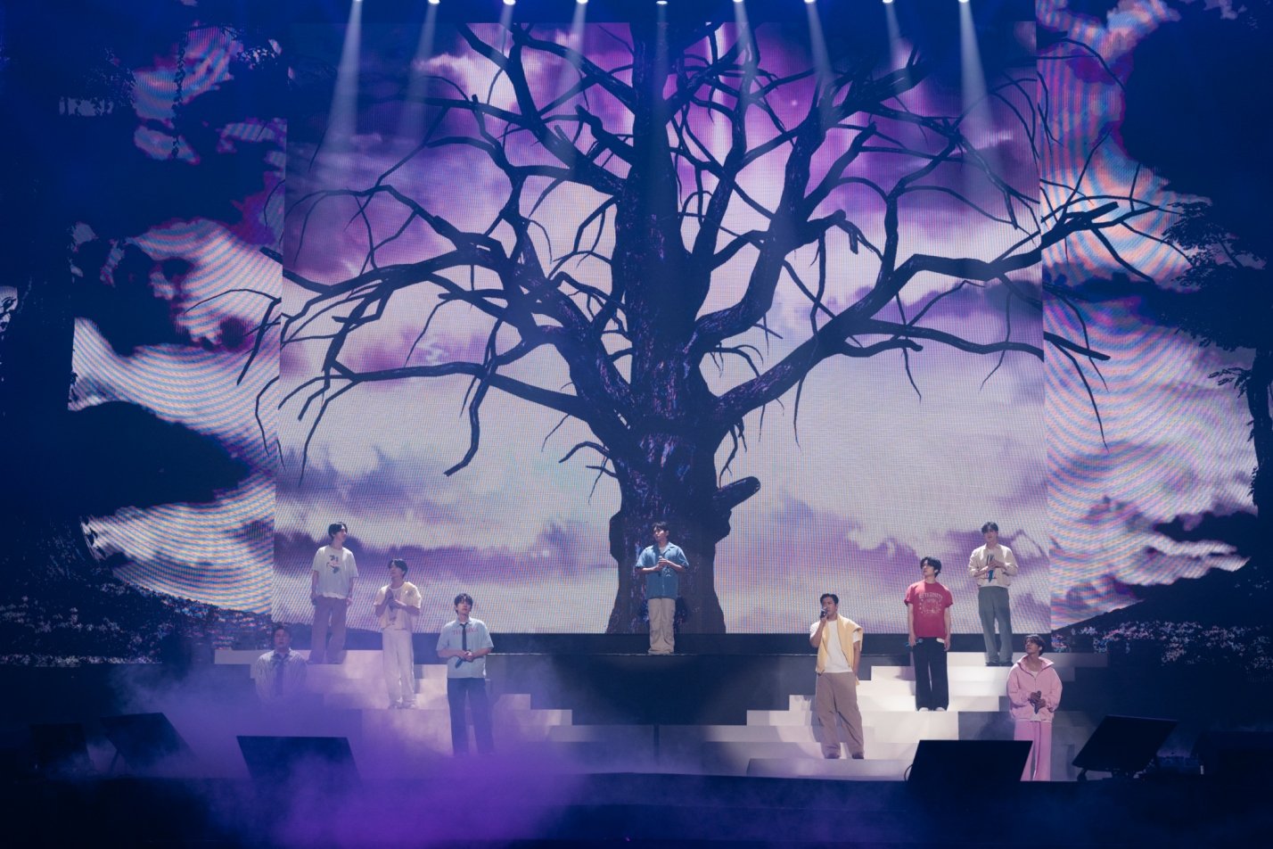 SUPERJUNIORภาพที่24 SUPERJUNIOR20thAnniversaryTOUR SUPERSHOW10 SUPER JUNIOR โชว์สุดยอดการแสดงฉลองครบรอบ 20 ปี <SUPER SHOW 10> บัตรหมดทั้ง 2 รอบ รวมผู้ชมกว่า 22,000 คน สุดปัง! จัดคอนเสิร์ตในไทยติดต่อกันเป็นครั้งที่ 10!