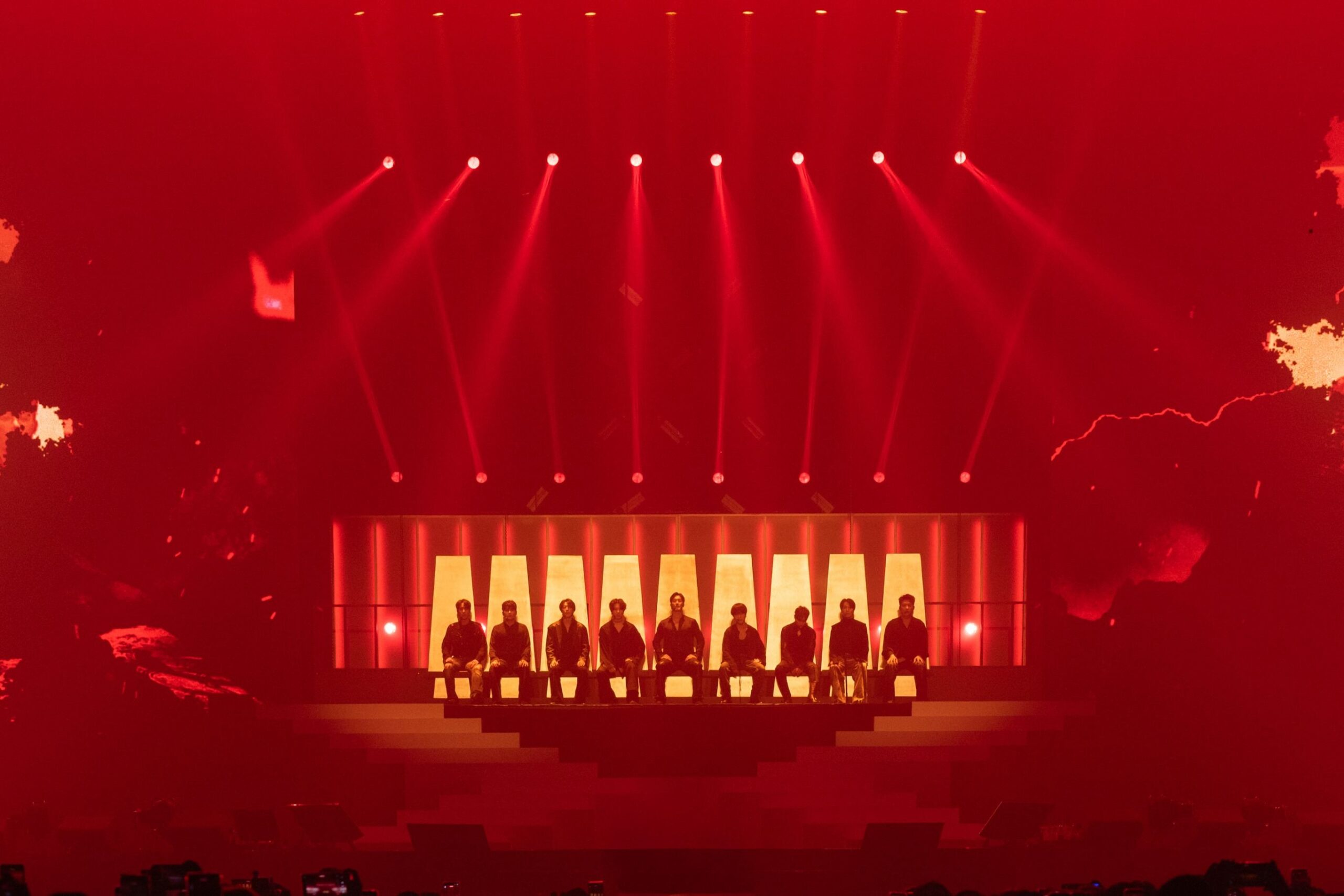 SUPERJUNIORภาพที่6 SUPERJUNIOR20thAnniversaryTOUR SUPERSHOW10 inBANGKOK copy 2730x1820 scaled SUPER JUNIOR โชว์สุดยอดการแสดงฉลองครบรอบ 20 ปี <SUPER SHOW 10> บัตรหมดทั้ง 2 รอบ รวมผู้ชมกว่า 22,000 คน สุดปัง! จัดคอนเสิร์ตในไทยติดต่อกันเป็นครั้งที่ 10!