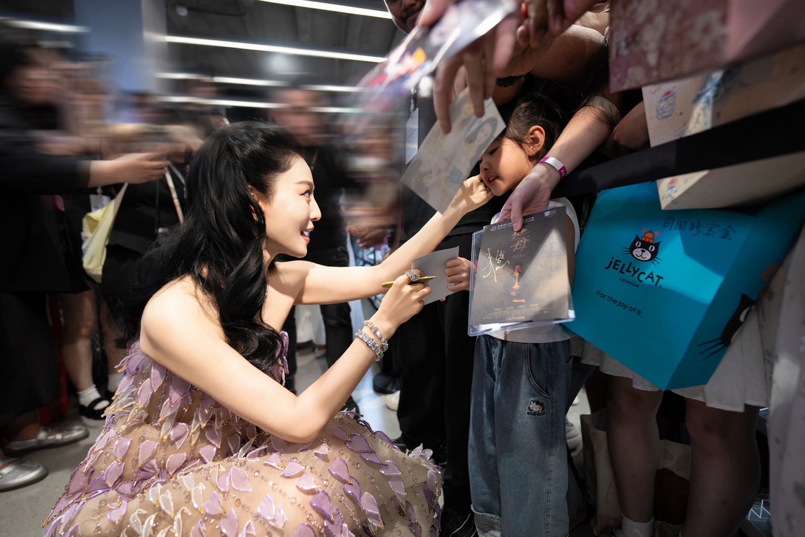 fan beauty diary fan bingbing 3 ‘ฟ่าน ปิงปิง’ บุกสยาม! เปิดตัว Fan Beauty Diary แบรนด์สกินแคร์พรีเมียม เผยเคล็ดลับผิวสวยระดับโลกสู่สกินแคร์ที่เข้าใจผิวผู้หญิงเอเชีย