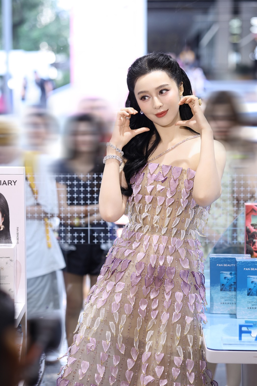 fan beauty diary fan bingbing 4 ‘ฟ่าน ปิงปิง’ บุกสยาม! เปิดตัว Fan Beauty Diary แบรนด์สกินแคร์พรีเมียม เผยเคล็ดลับผิวสวยระดับโลกสู่สกินแคร์ที่เข้าใจผิวผู้หญิงเอเชีย