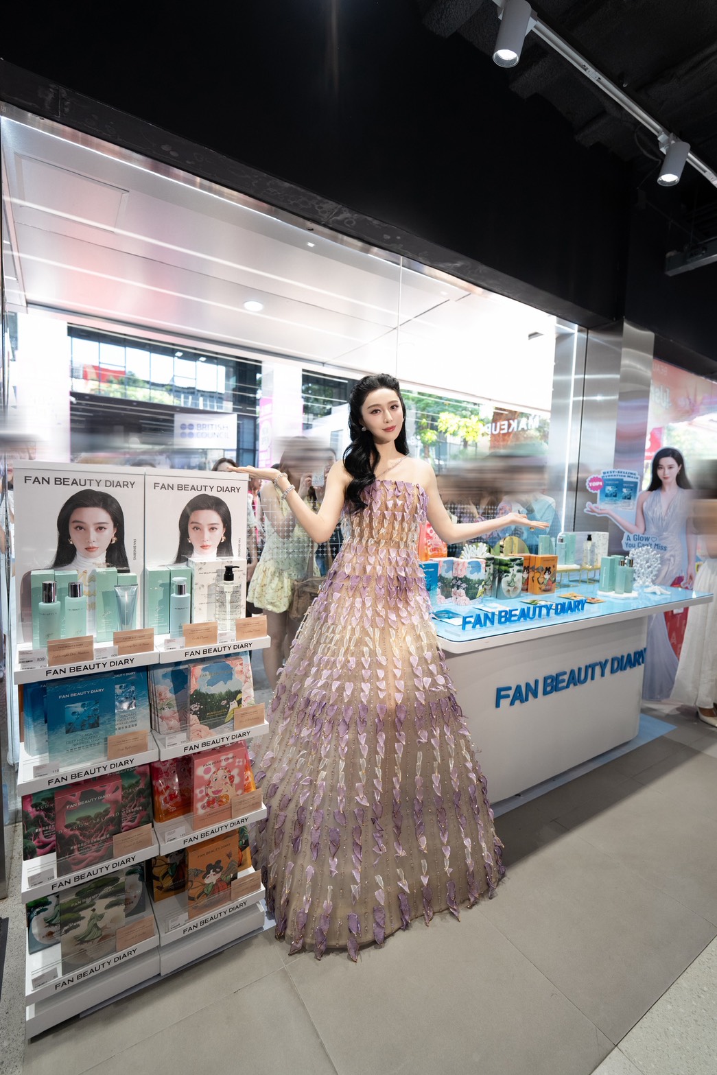 fan beauty diary fan bingbing 7 ‘ฟ่าน ปิงปิง’ บุกสยาม! เปิดตัว Fan Beauty Diary แบรนด์สกินแคร์พรีเมียม เผยเคล็ดลับผิวสวยระดับโลกสู่สกินแคร์ที่เข้าใจผิวผู้หญิงเอเชีย