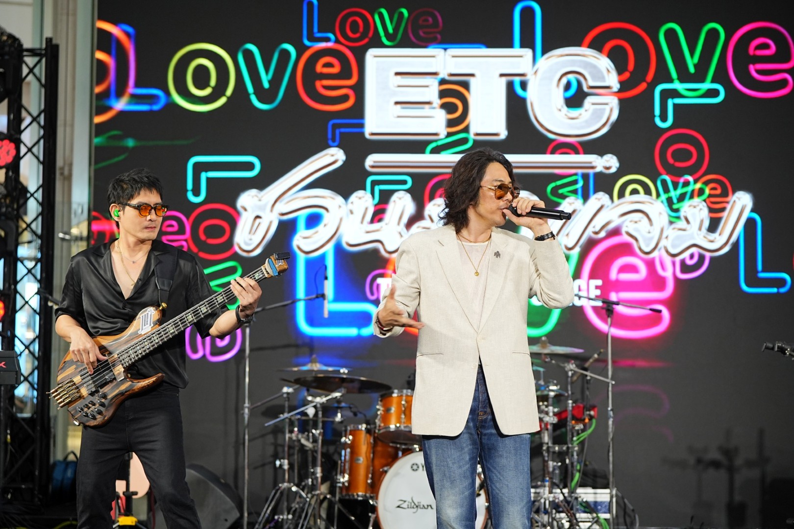 13 ETC. ชวนศิลปินดังแจมสนั่น! ยกเวที “The Central Stage” เสิร์ฟความมันส์ทั่วภูมิภาค