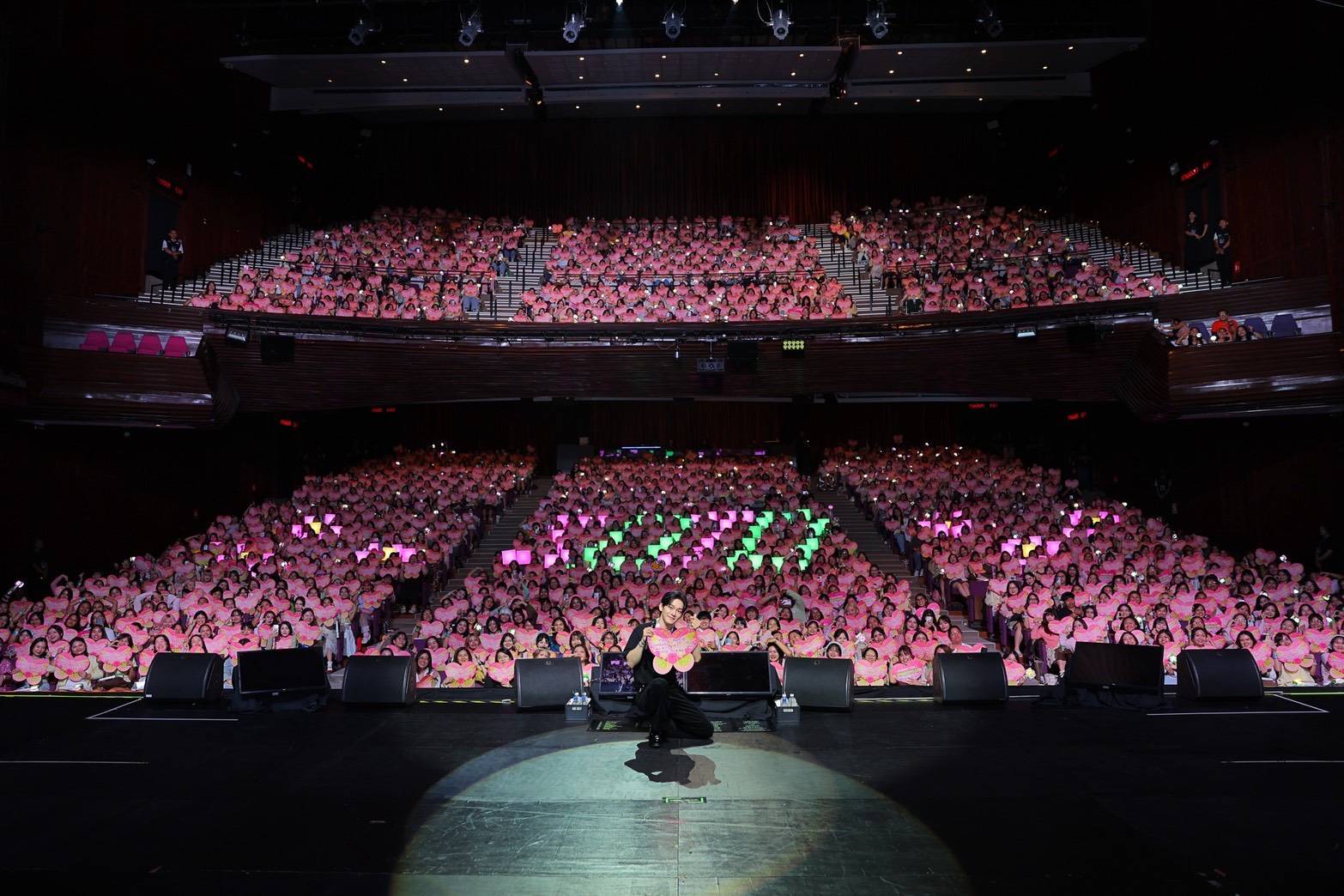 1378080 0 สมการรอคอยแอ๋วไทยรับความฟิน ความสุขจนล้น CHEN CONCERT TOUR <Arcadia> in BANGKOK