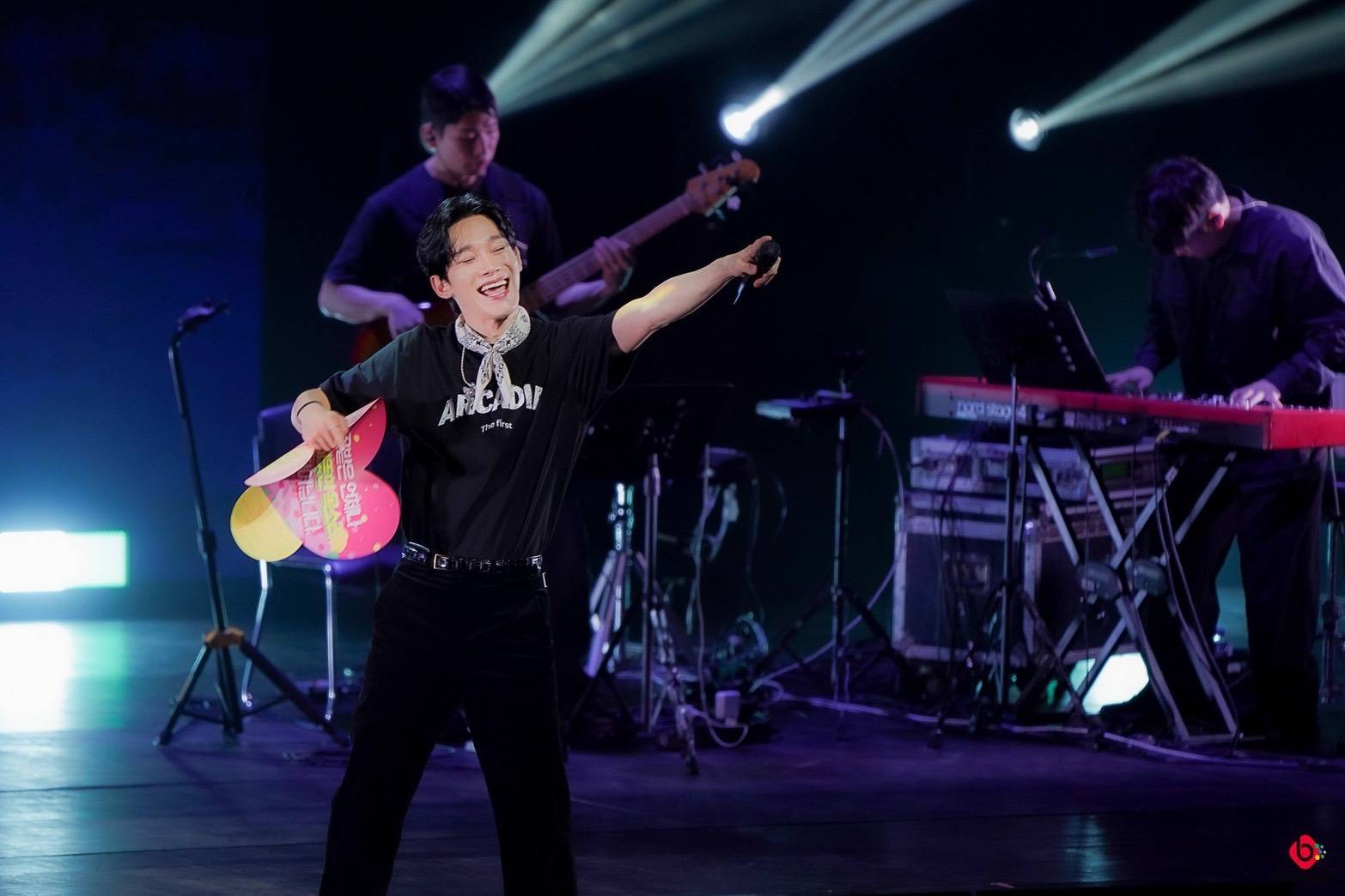 1378081 0 สมการรอคอยแอ๋วไทยรับความฟิน ความสุขจนล้น CHEN CONCERT TOUR <Arcadia> in BANGKOK