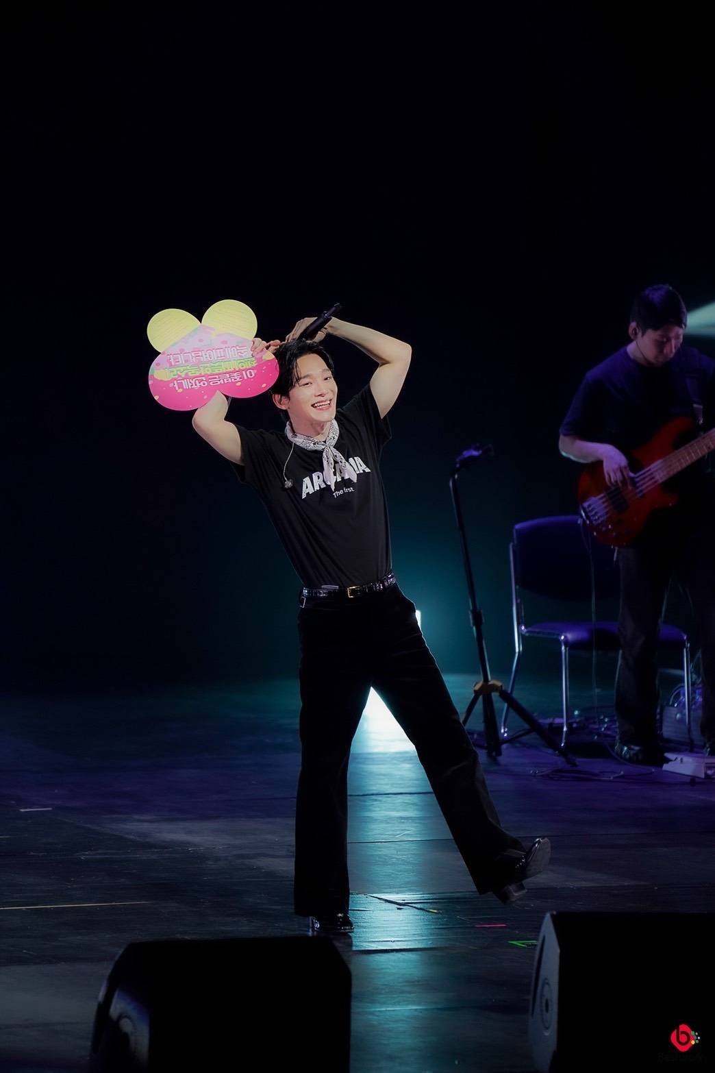 1378083 0 สมการรอคอยแอ๋วไทยรับความฟิน ความสุขจนล้น CHEN CONCERT TOUR <Arcadia> in BANGKOK