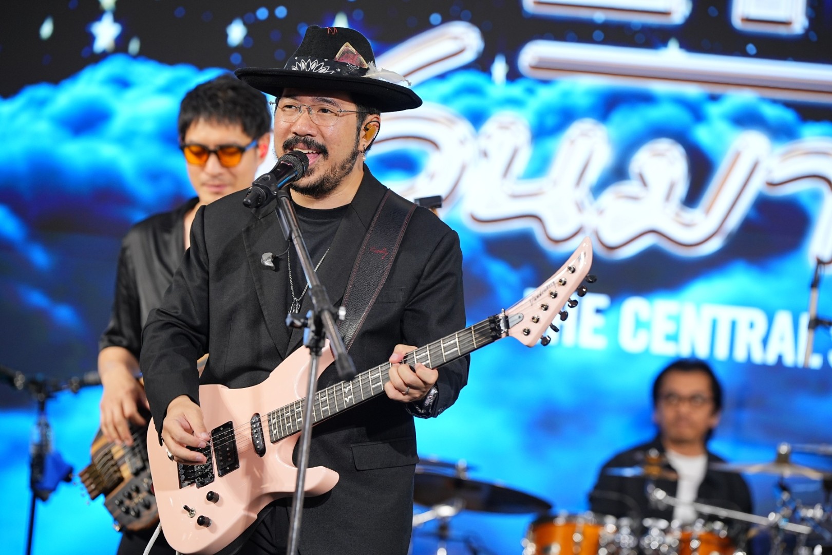 17 ETC. ชวนศิลปินดังแจมสนั่น! ยกเวที “The Central Stage” เสิร์ฟความมันส์ทั่วภูมิภาค