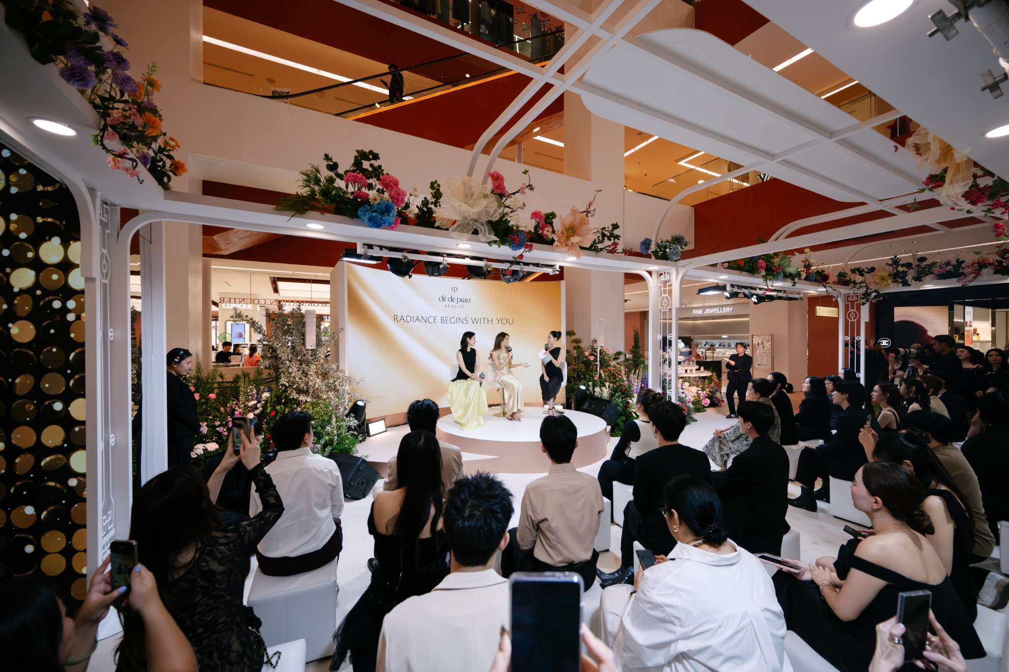 Clé de Peau Beauté เปิดตัวแคมเปญ "Radiance Begins With You" โดยมี แพร - โดนัท ร่วมสร้างแรงบันดาลใจ