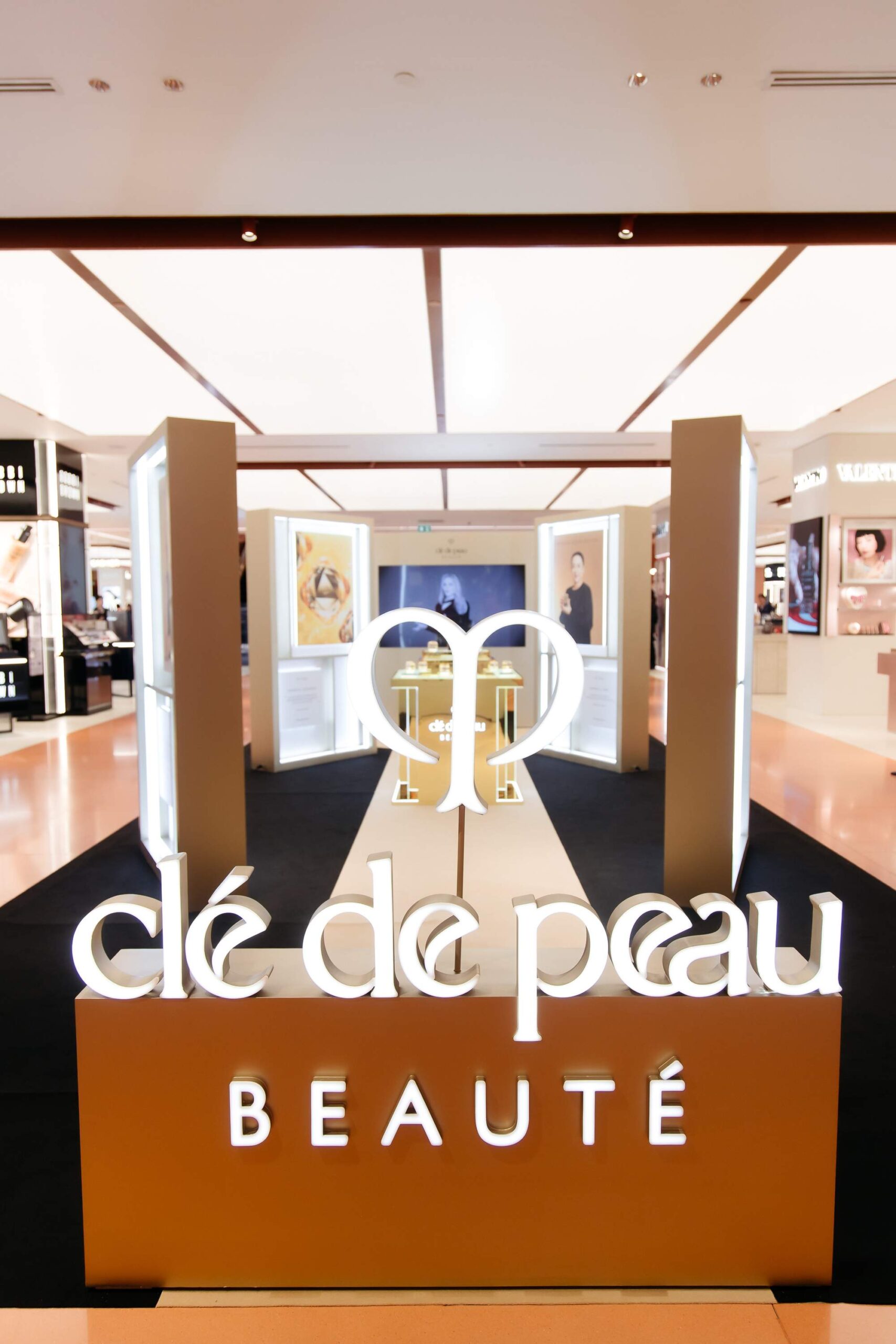 1775053838261 copy 2000x3000 scaled Clé de Peau Beauté เปิดตัวแคมเปญ "Radiance Begins With You" โดยมี แพร - โดนัท ร่วมสร้างแรงบันดาลใจ