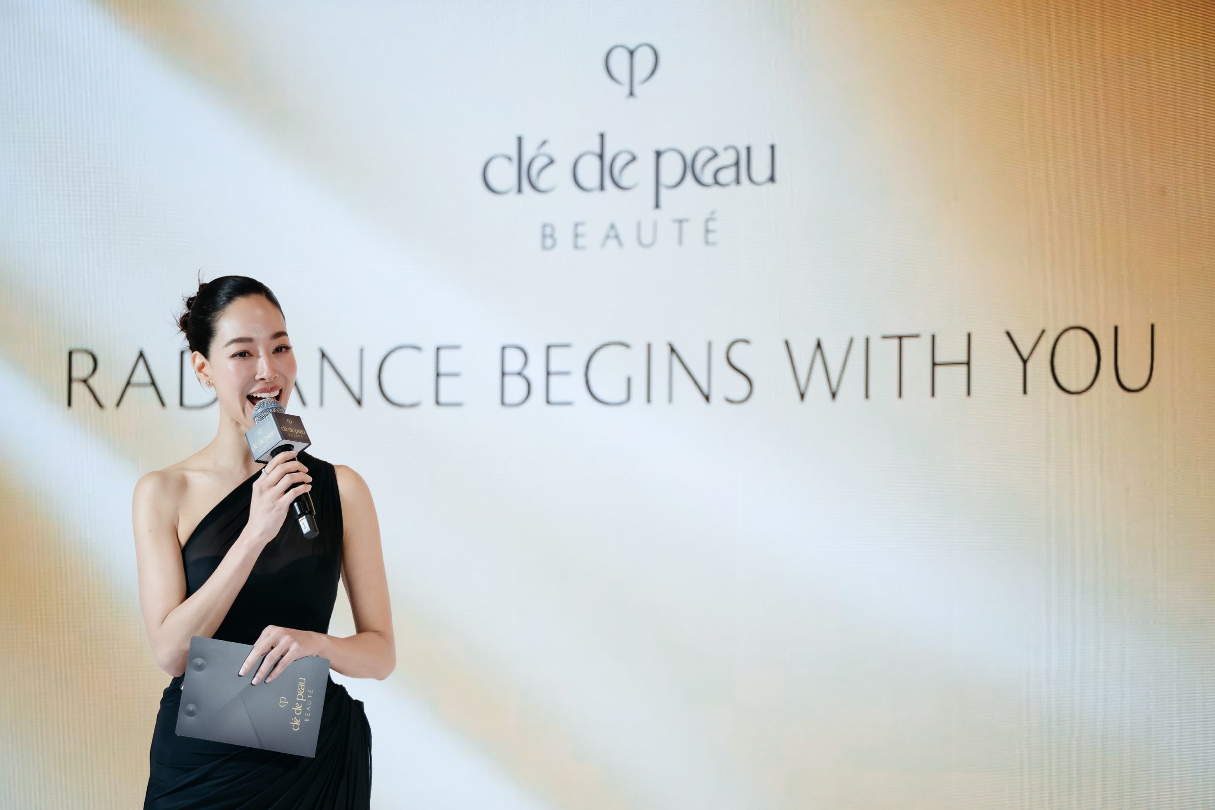 Clé de Peau Beauté เปิดตัวแคมเปญ "Radiance Begins With You" โดยมี แพร - โดนัท ร่วมสร้างแรงบันดาลใจ