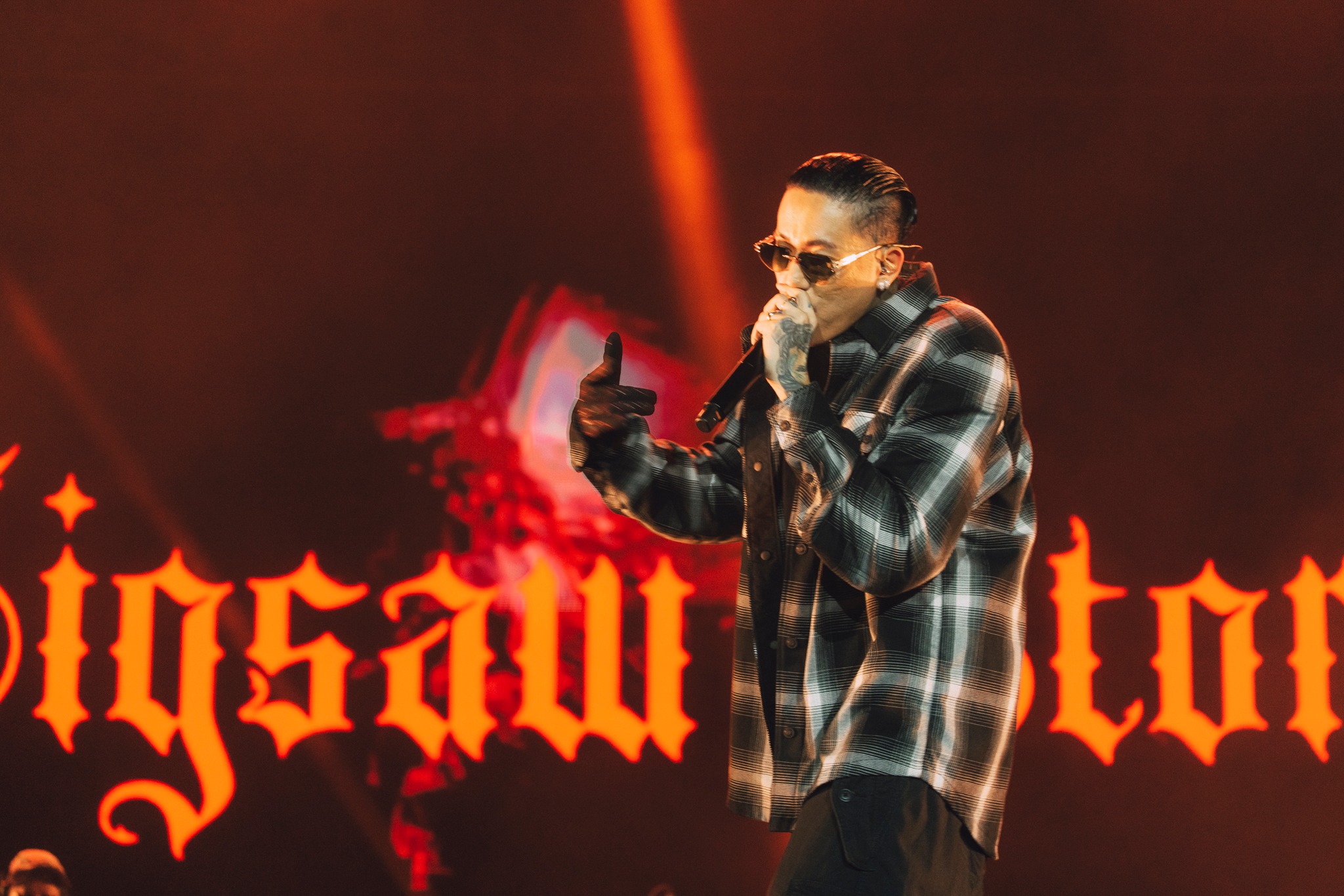 681893725 122096834445295638 5213976406447994733 n "ครึ่งเก้า กรุ๊ป" กางโผ 35 ศิลปินฮอต จัดหนัก 4 ค่ายย่อย ชูโมเดลศิลปินคือลูกค้า คว้าวงร็อกตำนาน "Flure" ร่วมชายคา