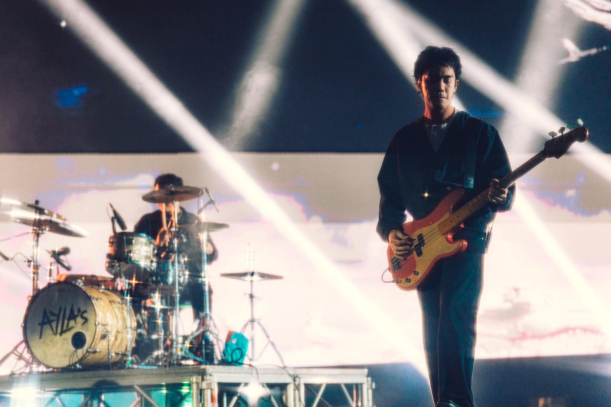 682093038 122096859117295638 3582214540057550673 n "ครึ่งเก้า กรุ๊ป" กางโผ 35 ศิลปินฮอต จัดหนัก 4 ค่ายย่อย ชูโมเดลศิลปินคือลูกค้า คว้าวงร็อกตำนาน "Flure" ร่วมชายคา