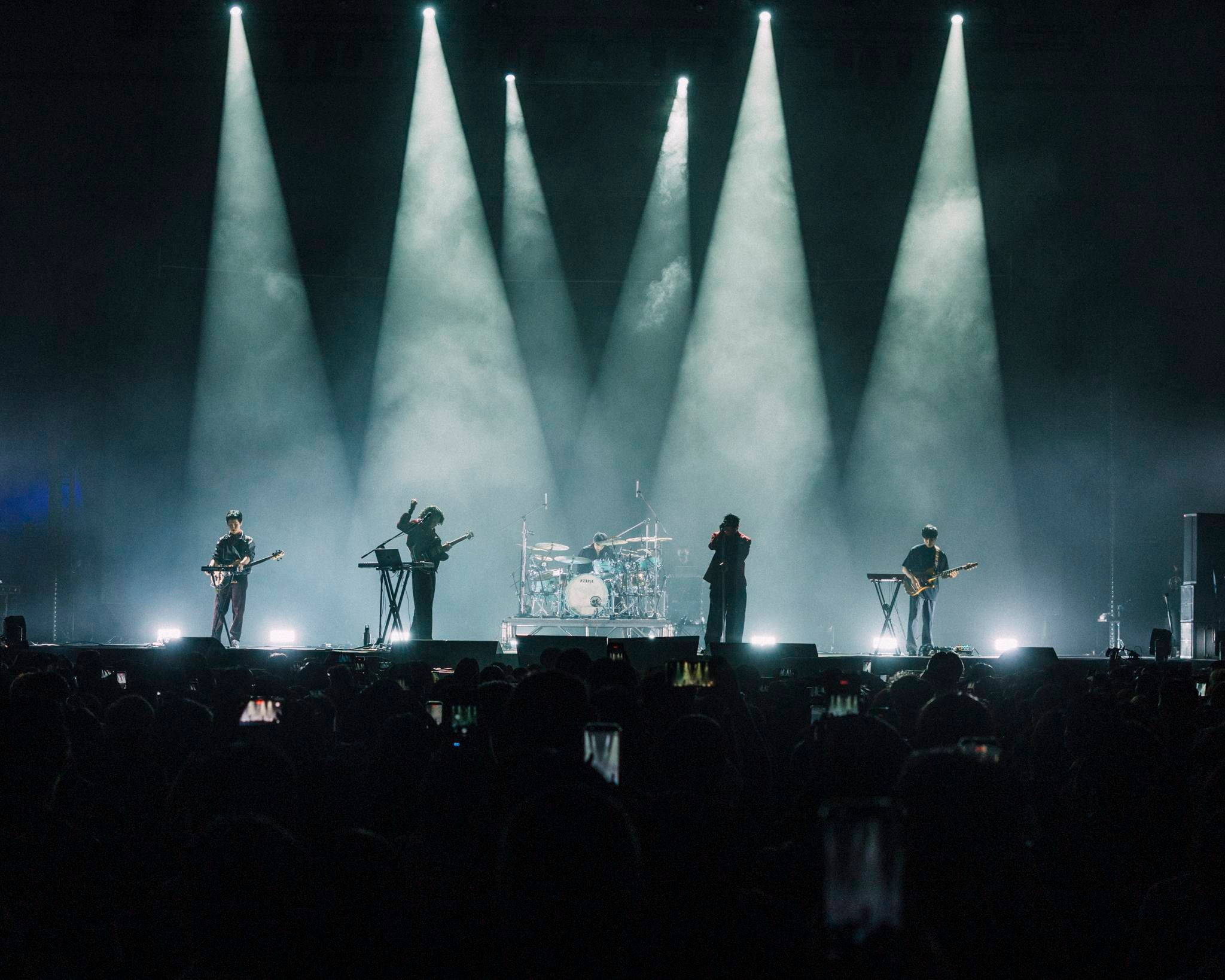 682816401 122097041787295638 4788330039500013907 n "ครึ่งเก้า กรุ๊ป" กางโผ 35 ศิลปินฮอต จัดหนัก 4 ค่ายย่อย ชูโมเดลศิลปินคือลูกค้า คว้าวงร็อกตำนาน "Flure" ร่วมชายคา