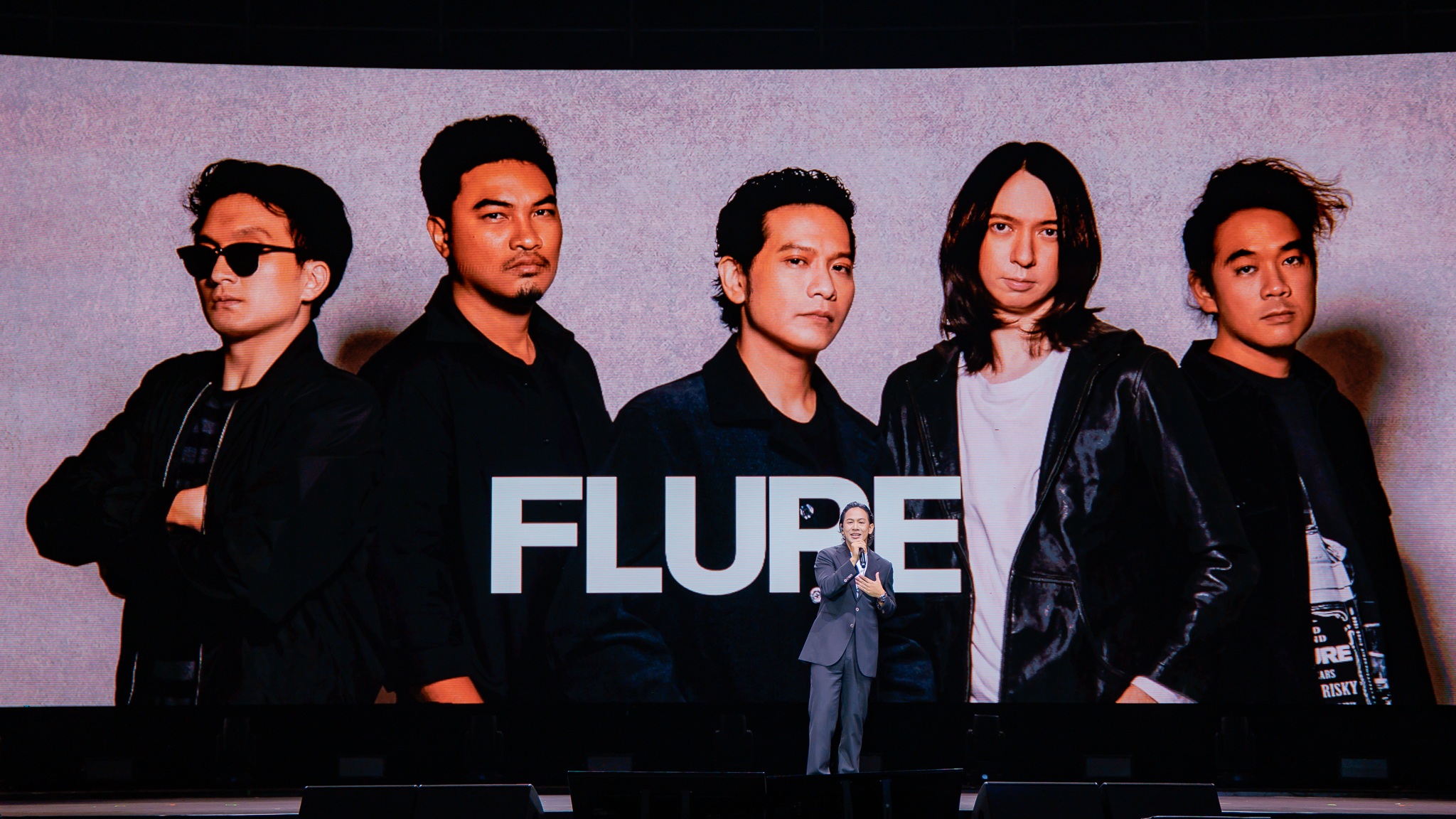 683807215 122110431549165789 4180965002596613715 n "ครึ่งเก้า กรุ๊ป" กางโผ 35 ศิลปินฮอต จัดหนัก 4 ค่ายย่อย ชูโมเดลศิลปินคือลูกค้า คว้าวงร็อกตำนาน "Flure" ร่วมชายคา