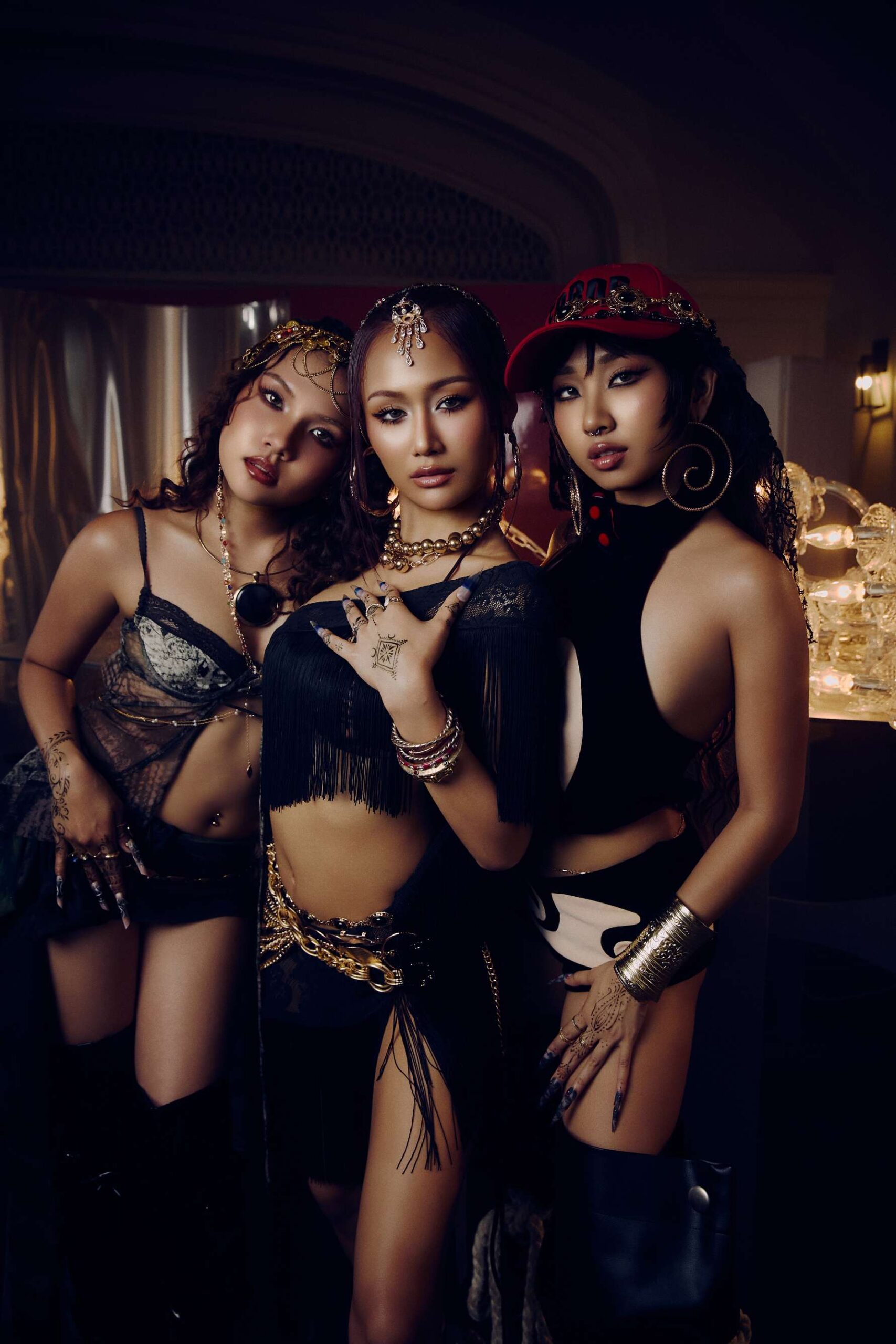 DG02 copy 1781x2671 scaled “DREAMGALS” คัมแบ็คฟาดแรง ส่งเพลงใหม่ “KARMA” ถ้ากรรมตามไม่ทัน เดี๋ยวรันเอง!