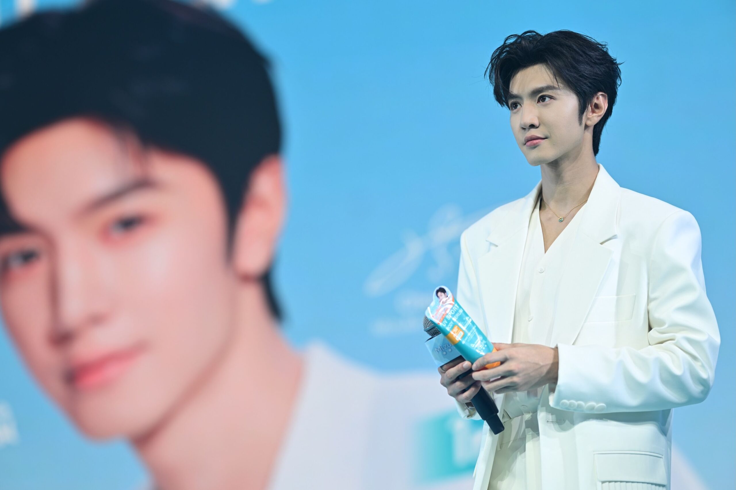 MizuMixChenZheyuanExclusiveMeetGreet 20 copy 3007x2004 scaled MizuMi พาพระเอกหนุ่มสุดฮอต Chen Zheyuan มาเสิร์ฟโมเมนต์เฟิร์สเลิฟในงาน "MizuMi x Chen Zheyuan Exclusive Meet & Greet: First Love in Aqua Oasis"