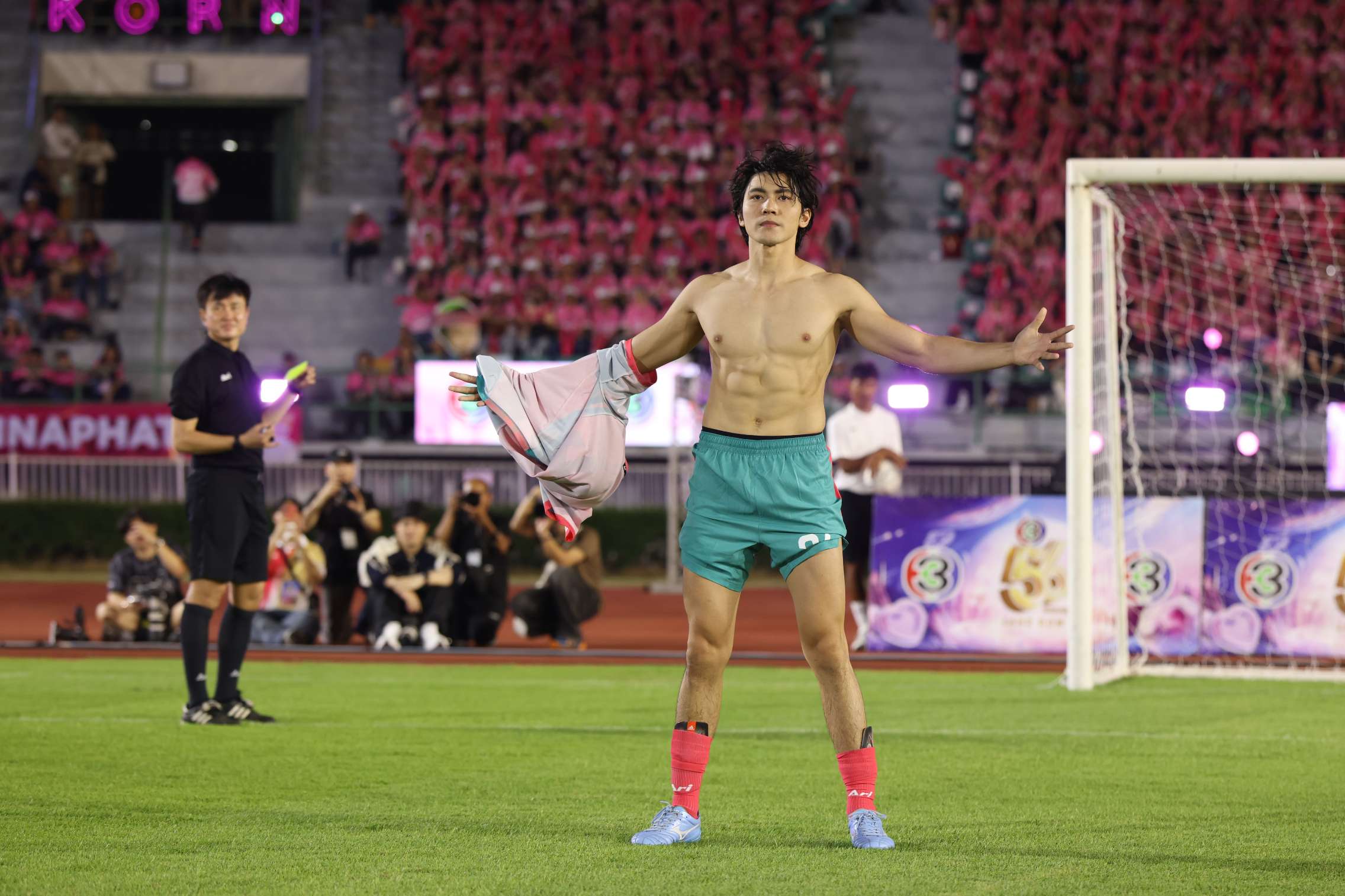 ฟุตบอล ช่อง3 2569 19 บรรยากาศ ช่อง 3 ฉลอง 56 ปี สุดยิ่งใหญ่ รวมซุปตาร์มาระเบิดพลังขั้นสุด!