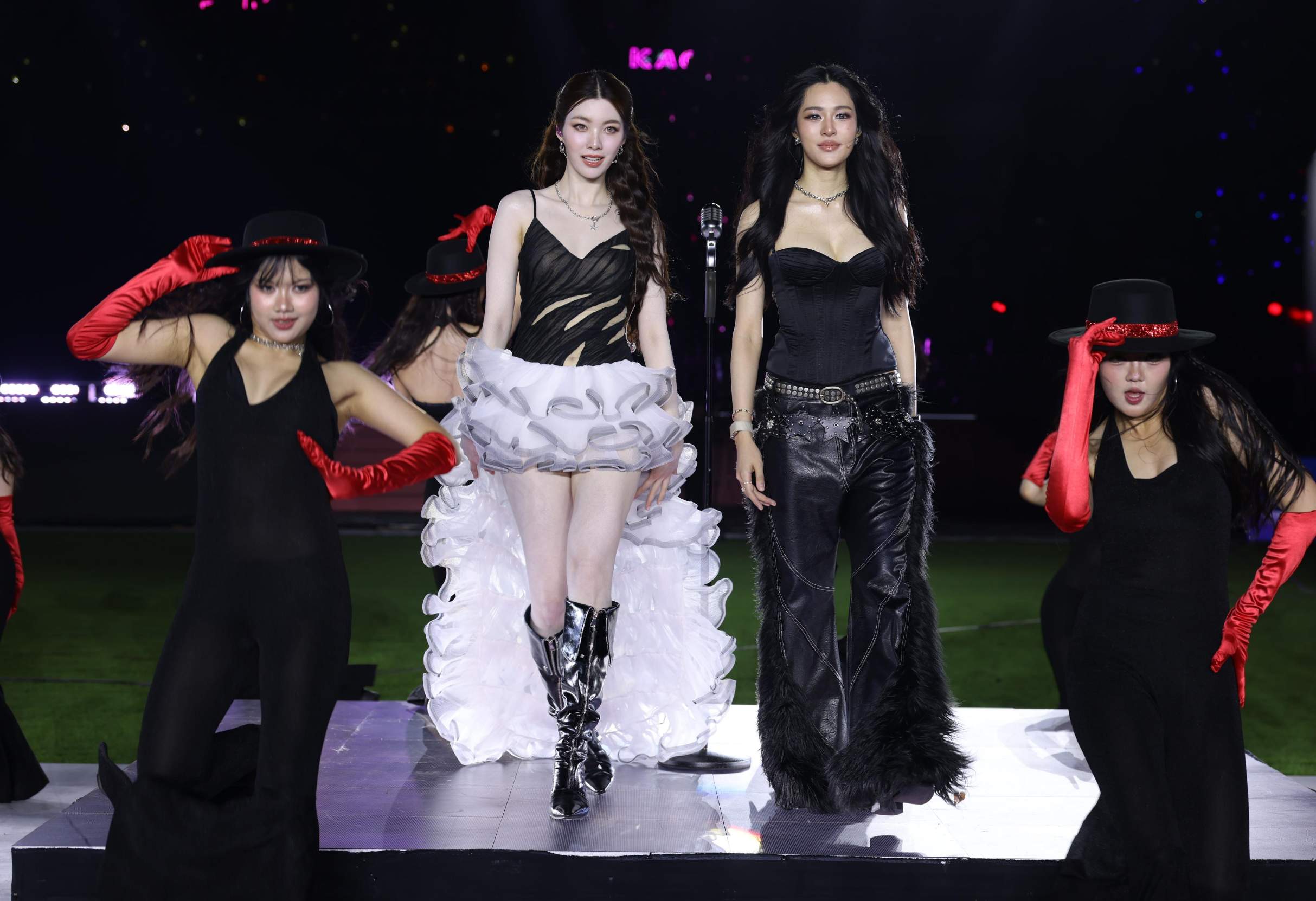 ฟุตบอล ช่อง3 2569 39 บรรยากาศ ช่อง 3 ฉลอง 56 ปี สุดยิ่งใหญ่ รวมซุปตาร์มาระเบิดพลังขั้นสุด!