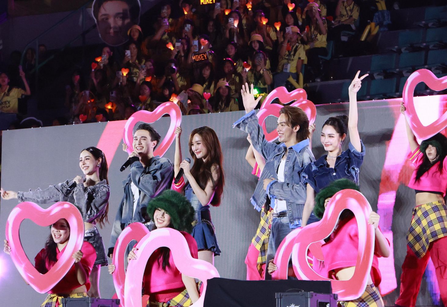 ฟุตบอล ช่อง3 2569 49 บรรยากาศ ช่อง 3 ฉลอง 56 ปี สุดยิ่งใหญ่ รวมซุปตาร์มาระเบิดพลังขั้นสุด!