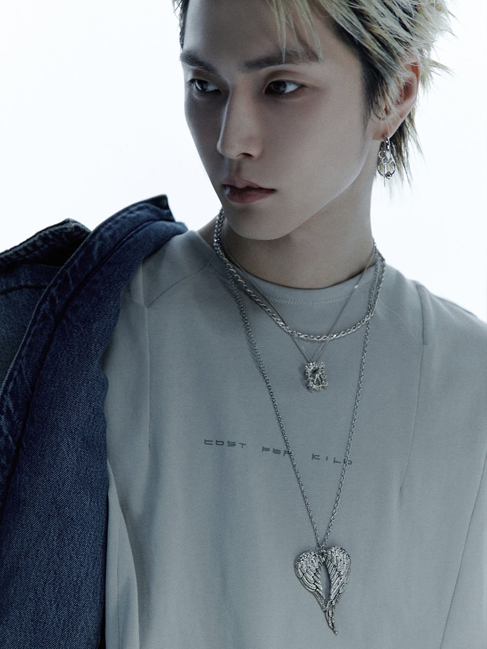 ภาพทีเซอร์ 3 XngHanXoul มินิอัลบั้มชุดแรก ‘Glow XngHan&Xoul ปล่อยมินิอัลบั้มชุดแรก ‘Glow’ ผ่าน 5 เพลงที่อิงจากซาวนด์ EDM