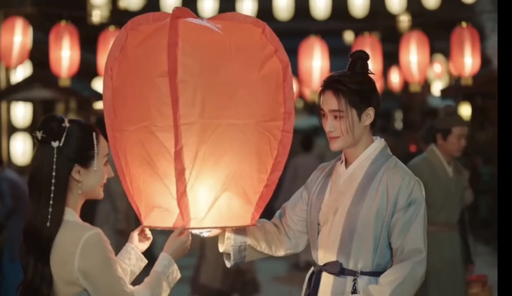 เตชินท์ คัมแบ็คในรอบ 13 ปี ส่งซิงเกิลใหม่ มีอะไรต้องรู้ไหม 11 “เตชินท์” ส่ง “มีอะไรต้องรู้ไหม?”ในรอบ  13 ปี ดึงภรรยาสาว “หยวน ชยุติ” นางเอก MV