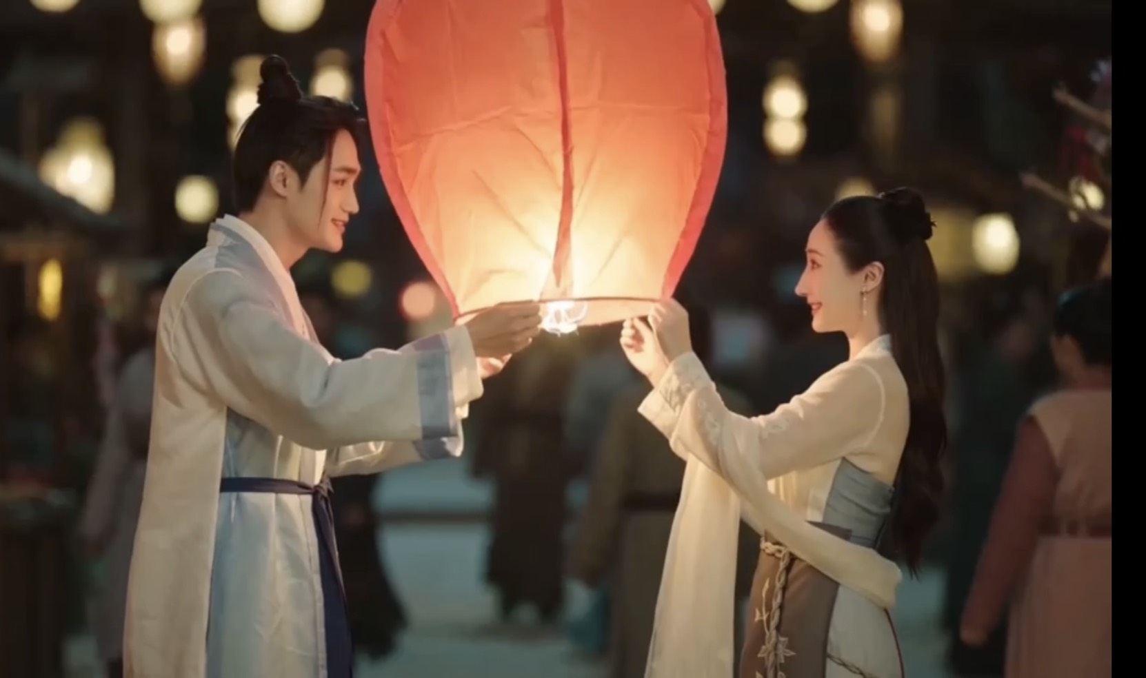 เตชินท์ คัมแบ็คในรอบ 13 ปี ส่งซิงเกิลใหม่ มีอะไรต้องรู้ไหม 12 “เตชินท์” ส่ง “มีอะไรต้องรู้ไหม?”ในรอบ  13 ปี ดึงภรรยาสาว “หยวน ชยุติ” นางเอก MV