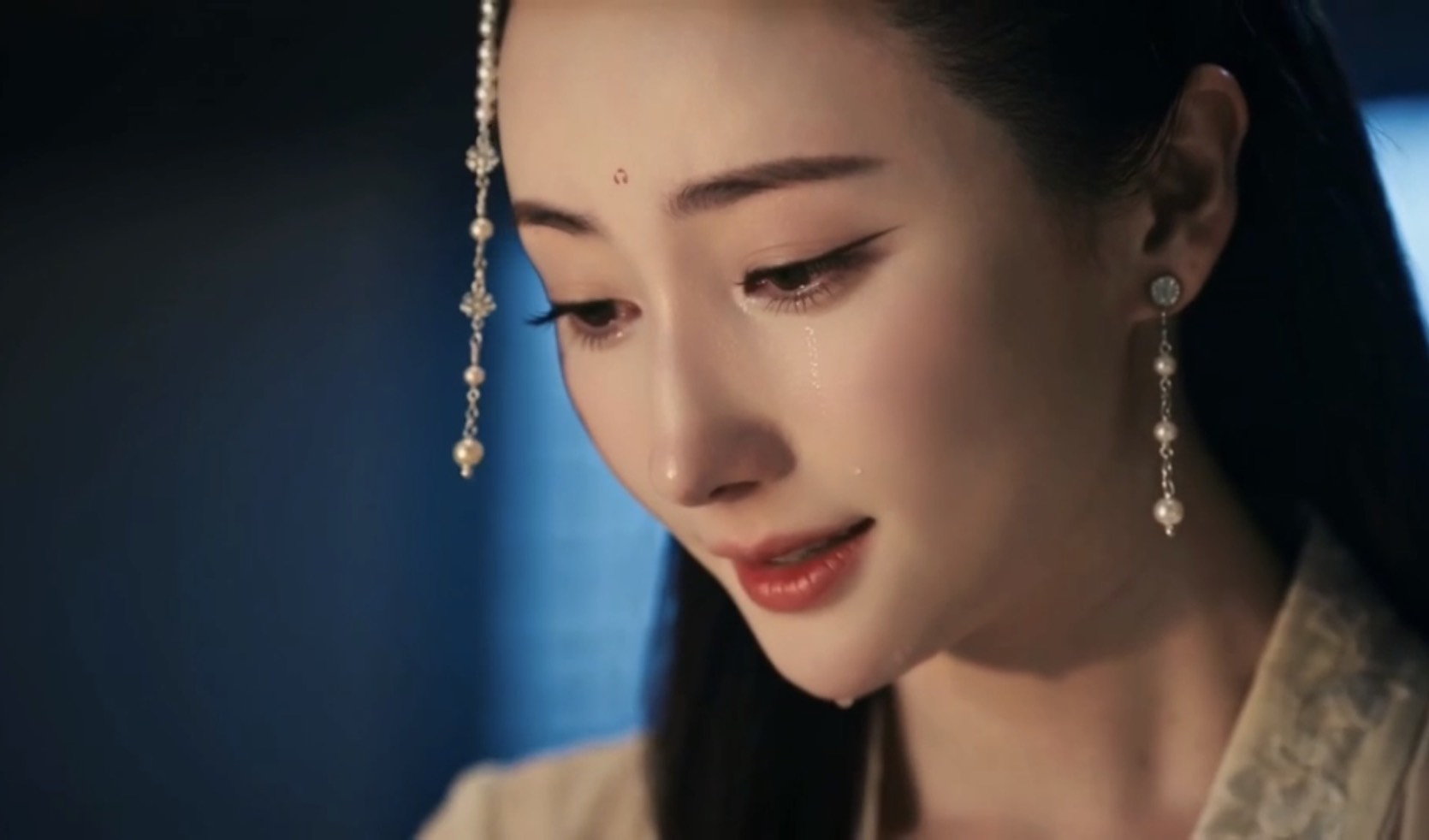 เตชินท์ คัมแบ็คในรอบ 13 ปี ส่งซิงเกิลใหม่ มีอะไรต้องรู้ไหม 18 “เตชินท์” ส่ง “มีอะไรต้องรู้ไหม?”ในรอบ  13 ปี ดึงภรรยาสาว “หยวน ชยุติ” นางเอก MV