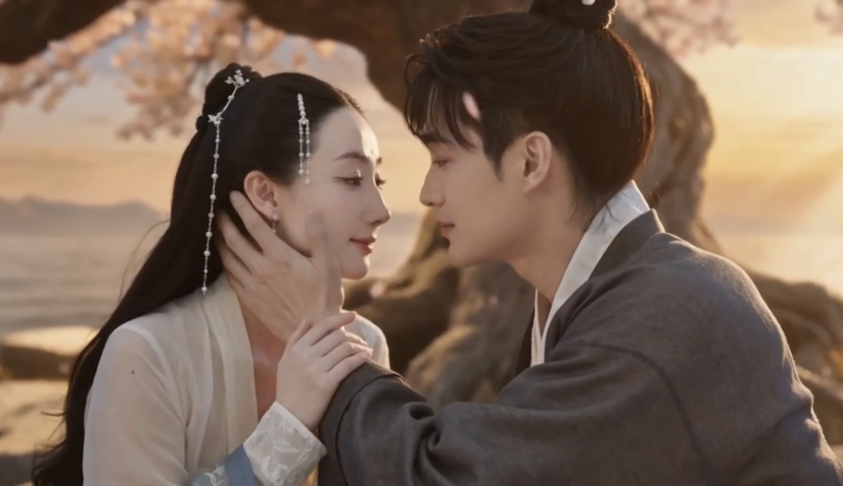 เตชินท์ คัมแบ็คในรอบ 13 ปี ส่งซิงเกิลใหม่ มีอะไรต้องรู้ไหม 7 “เตชินท์” ส่ง “มีอะไรต้องรู้ไหม?”ในรอบ  13 ปี ดึงภรรยาสาว “หยวน ชยุติ” นางเอก MV