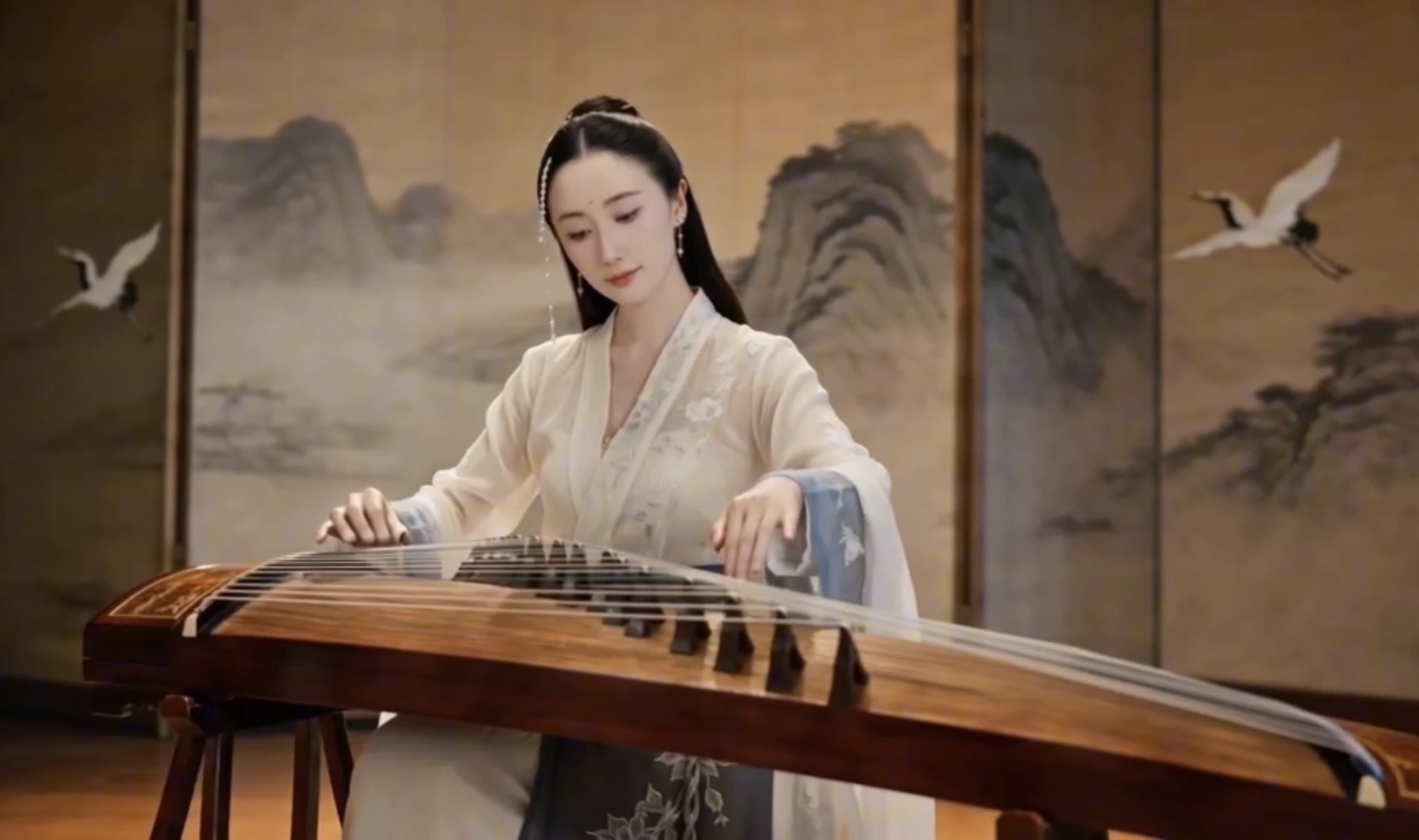 เตชินท์ คัมแบ็คในรอบ 13 ปี ส่งซิงเกิลใหม่ มีอะไรต้องรู้ไหม 8 “เตชินท์” ส่ง “มีอะไรต้องรู้ไหม?”ในรอบ  13 ปี ดึงภรรยาสาว “หยวน ชยุติ” นางเอก MV