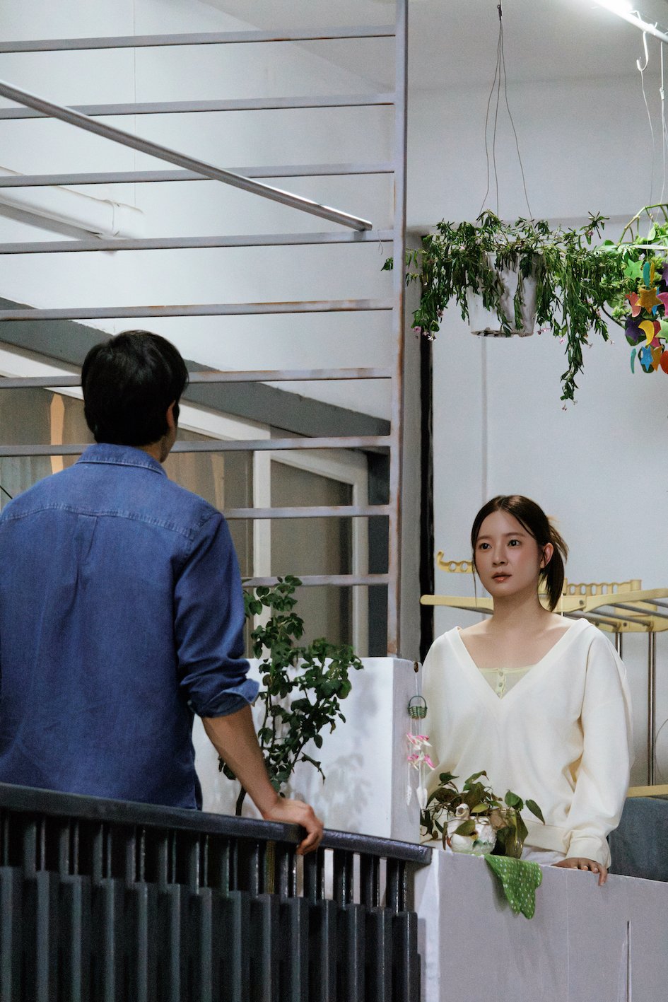 BEHINDTHESCENEPHOTOซิงเกิลจำไว้ ร่วมงานด้วยกันครั้งแรก!!! อิ้งค์ วรันธร และ ณเดชน์ คูกิมิยะ ในมิวสิกวิดีโอเพลง “จำไว้”