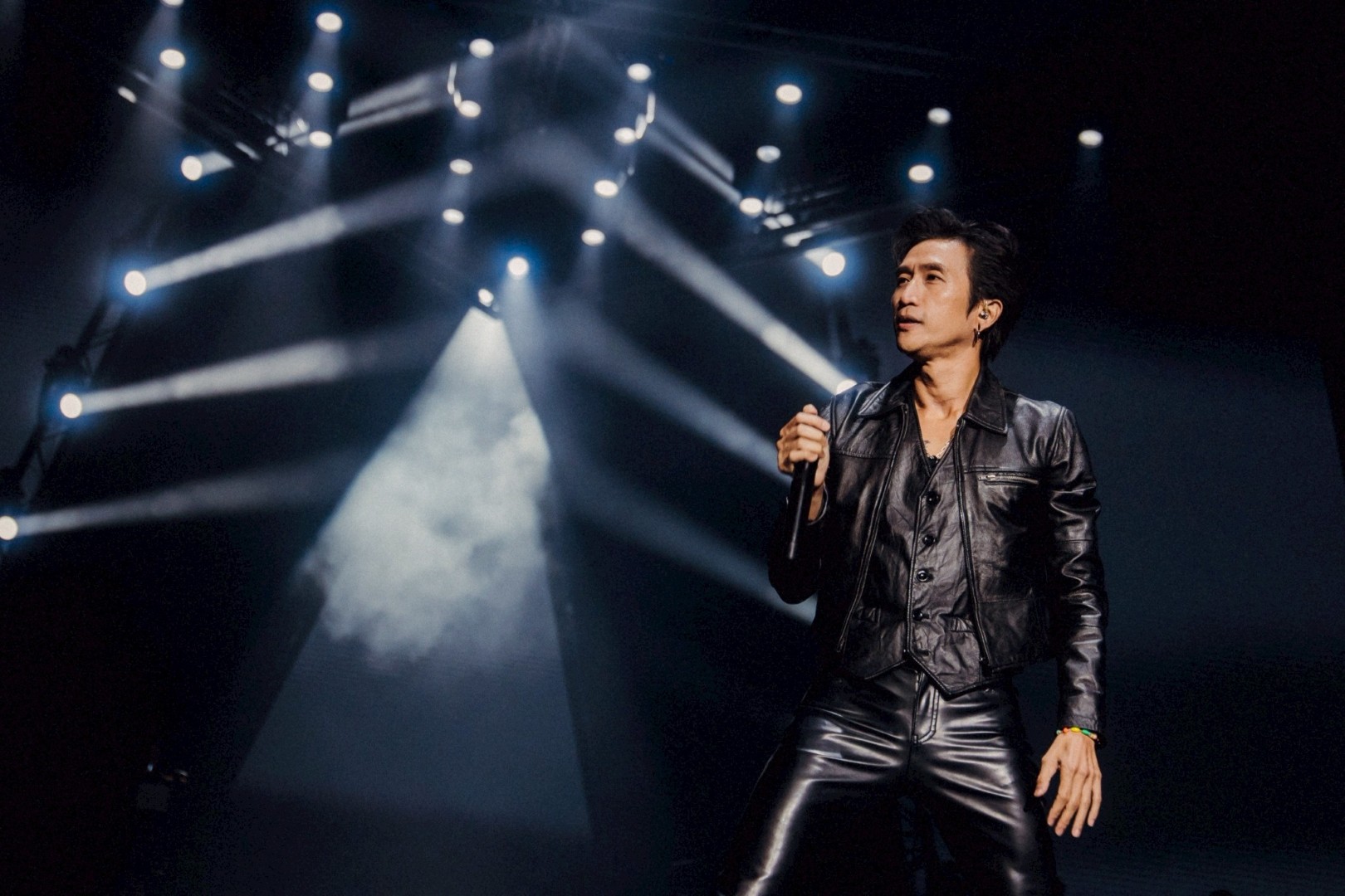DA ENDORPHINE UPSTAGE แสบสนิทคอนเสิร์ต 25 DA ENDORPHINE UPSTAGE แสบสนิทคอนเสิร์ต จัดให้ครบ แฟนเพลงร้องตามทุกเพลง