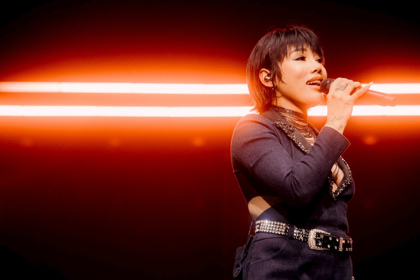 DA ENDORPHINE UPSTAGE แสบสนิทคอนเสิร์ต 38 DA ENDORPHINE UPSTAGE แสบสนิทคอนเสิร์ต จัดให้ครบ แฟนเพลงร้องตามทุกเพลง