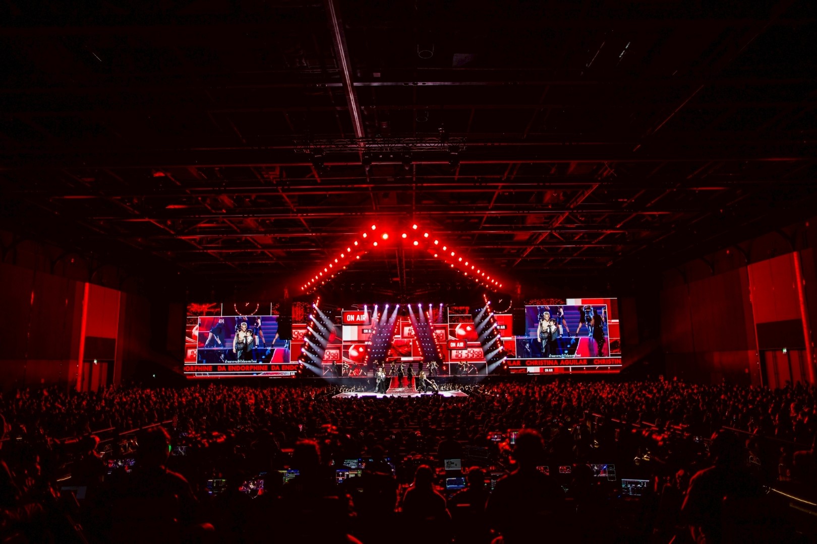 DA ENDORPHINE UPSTAGE แสบสนิทคอนเสิร์ต 62 DA ENDORPHINE UPSTAGE แสบสนิทคอนเสิร์ต จัดให้ครบ แฟนเพลงร้องตามทุกเพลง