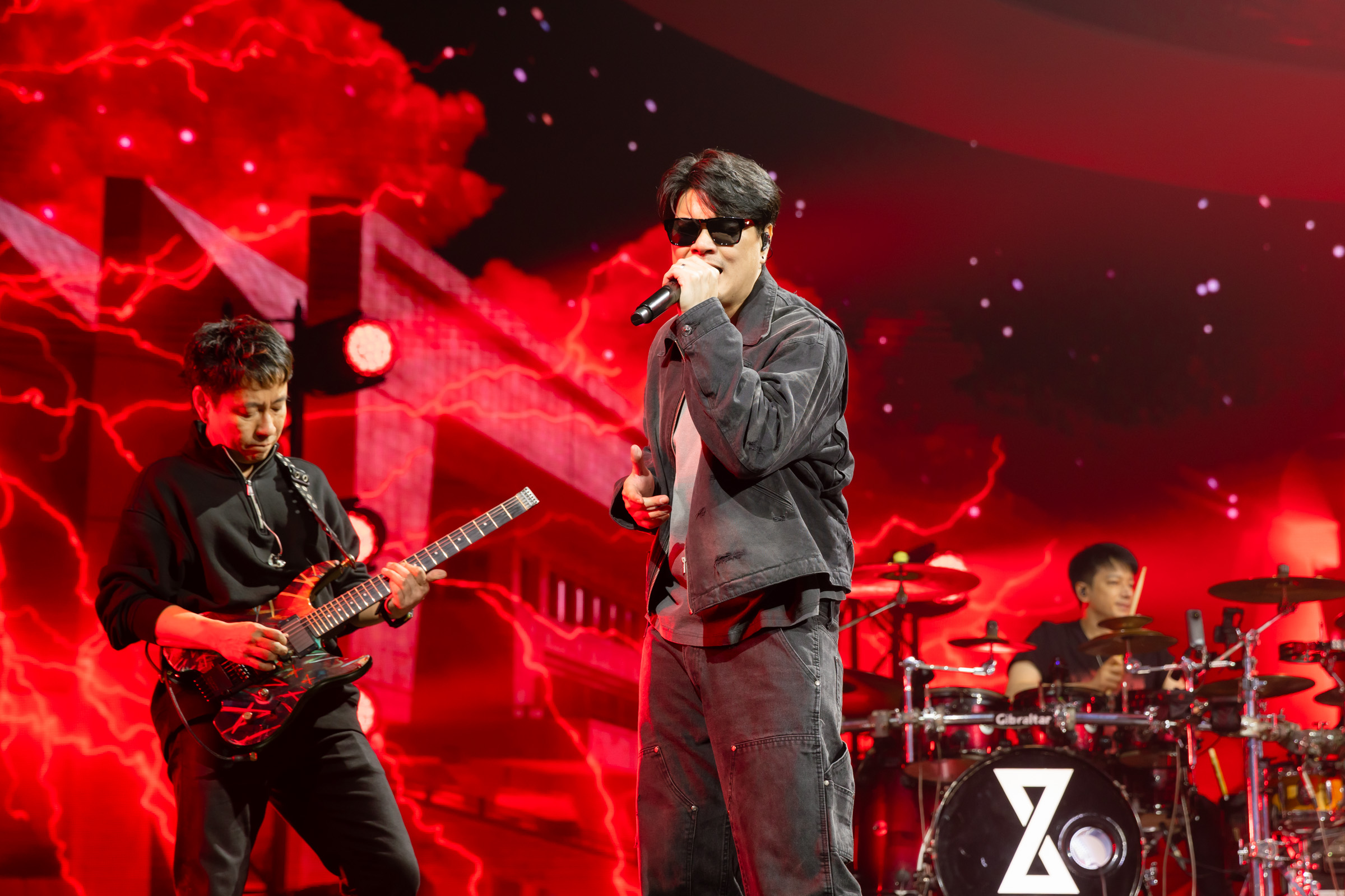 DTP 151 0 “DISCTOPIA CONCERT” 9 ชม.เต็มอิ่มความทรงจำกับศิลปินเพลงโคตรฮิตยุคแผ่นดิสก์ถล่มเมือง!!