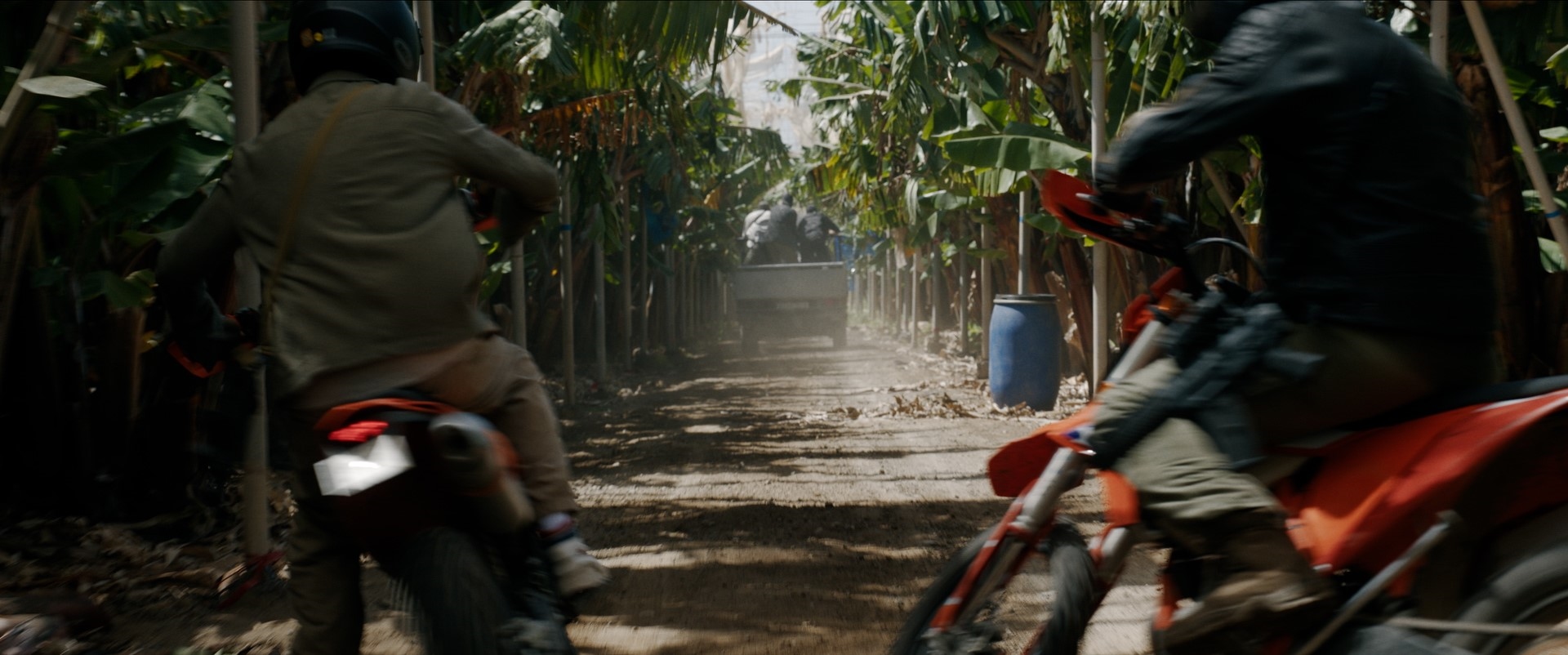 IN THE GREY TRAILER 1 Still095 “In the Grey เหลี่ยมจารชน คนเหนือเทา” เปิดเบื้องหลังภารกิจทวงหนี้หมื่นล้าน นำแสดงโดย เจค จิลเลนฮาล-เฮนรี คาวิลล์-ไอซา กอนซาเลซ