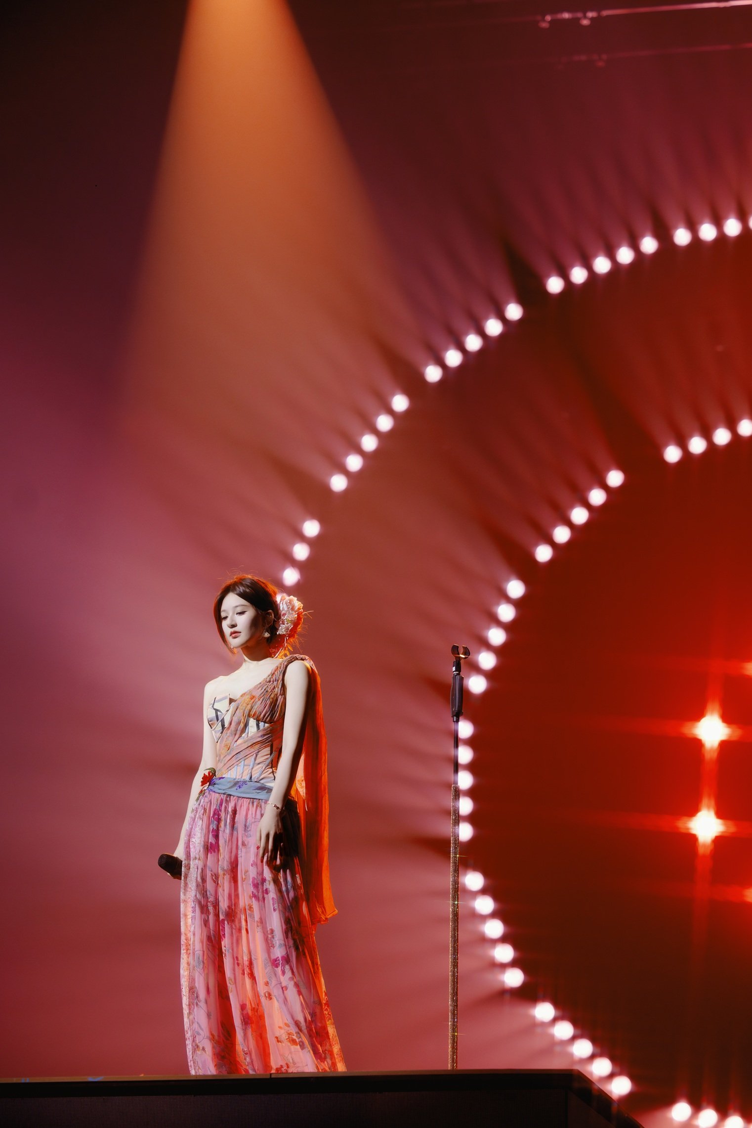 Rosy Zhao Stay Romantic Concert in Bangkok 2026 5 1 “จ้าวลู่ซือ” ตกแฟนแดนสยาม! โชว์สกิลร้องเพลงไทยสุดละมุน ในคอนเสิร์ต “Rosy Zhao 'Stay Romantic' Concert in Bangkok 2026”