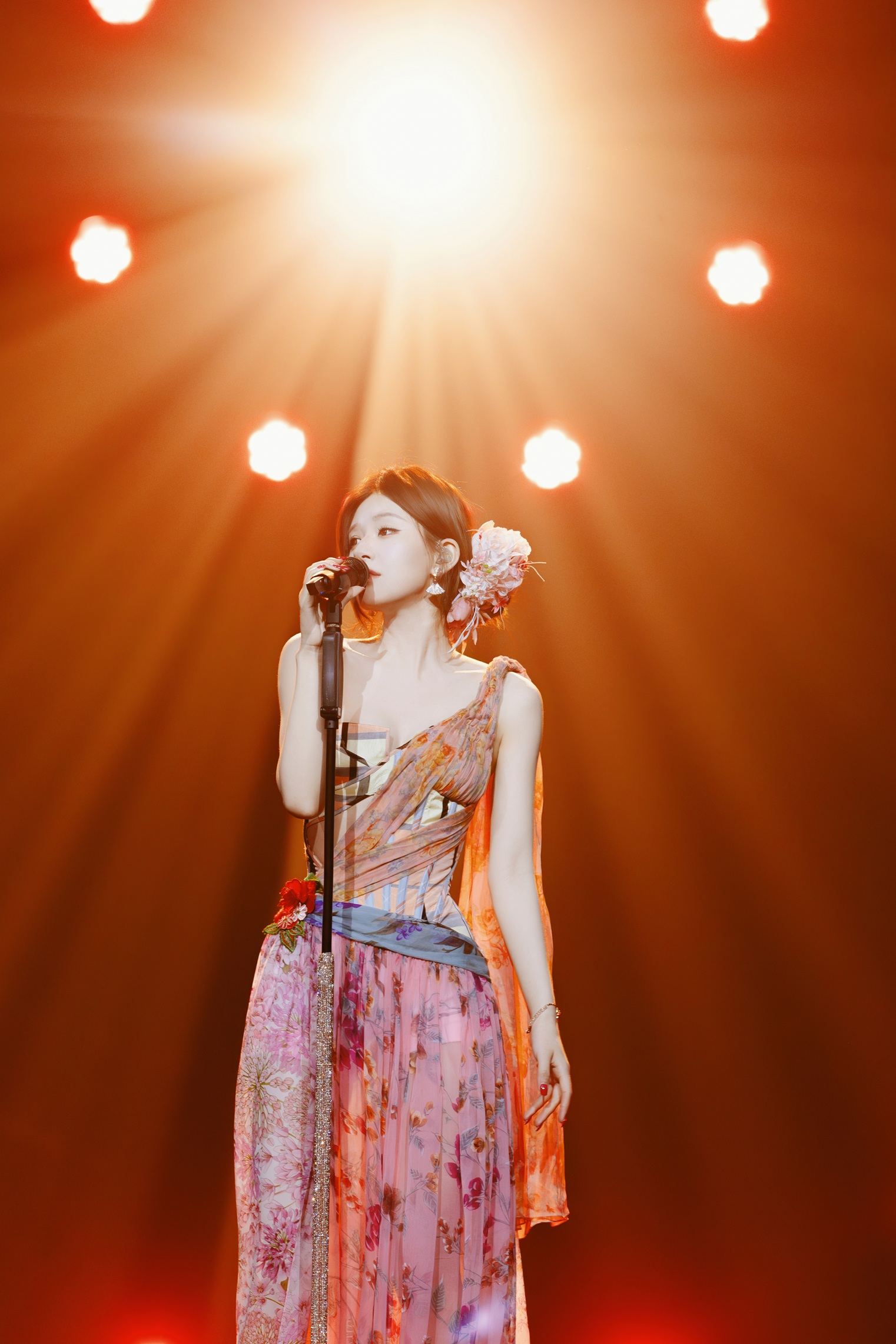 Rosy Zhao Stay Romantic Concert in Bangkok 2026 7 1 “จ้าวลู่ซือ” ตกแฟนแดนสยาม! โชว์สกิลร้องเพลงไทยสุดละมุน ในคอนเสิร์ต “Rosy Zhao 'Stay Romantic' Concert in Bangkok 2026”