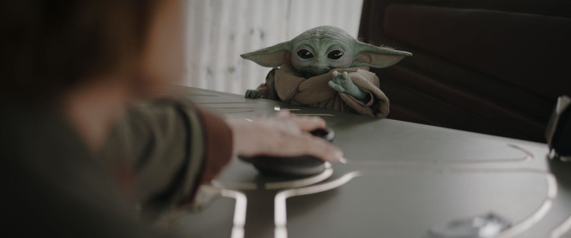 STAR WARS THE MANDALORIAN AND GROGU Still05 นานิ หิรัญกฤษฎิ์ ร่วมฉลองต้อนรับคู่หูแห่งจักรวาล “The Mandalorian and Grogu แมนดาลอเรี่ยนและโกรกู” Thailand Gala Premiere