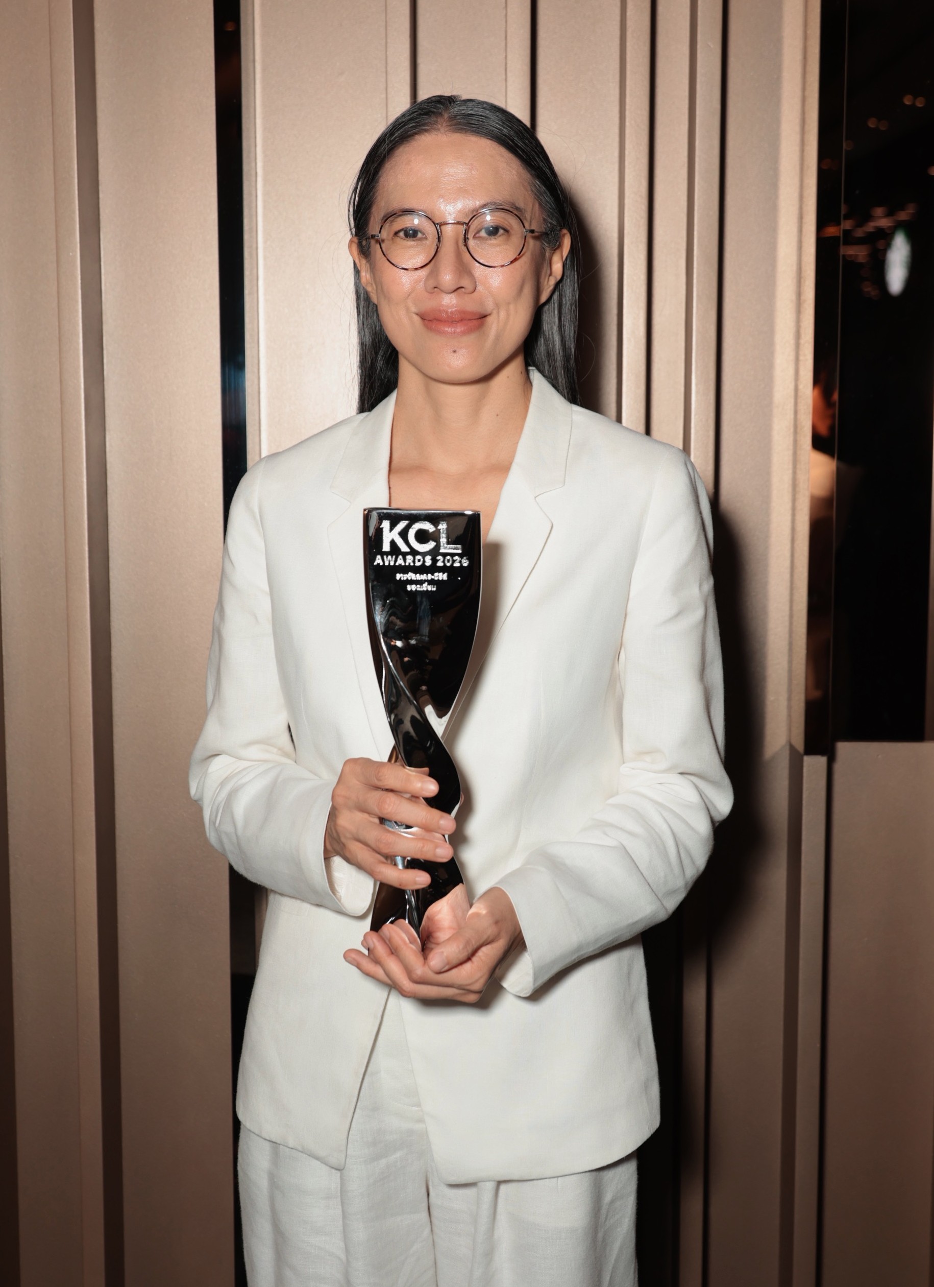 ไอซ์ซึ - เอินเอิน ควงทีมงาน “GDH” คว้า 5 รางวัล “คมชัดลึกอวอร์ด ครั้งที่ 22” ตอกย้ำคุณภาพ!! 3 S 21152052 0 ไอซ์ซึ - เอินเอิน ควงทีมงาน “GDH” คว้า 5 รางวัล “คมชัดลึกอวอร์ด ครั้งที่ 22” ตอกย้ำคุณภาพ!!