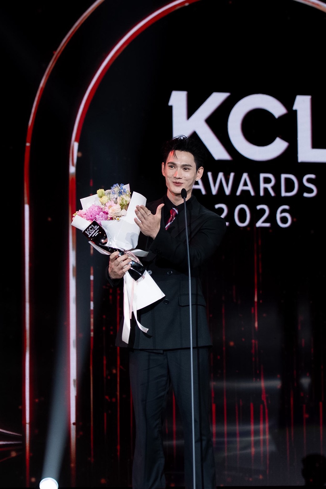 S 8315108 0 พาเวล นเรศ คว้ารางวัล นักแสดงชายยอดนิยม "คมชัดลึกอวอร์ด ครั้งที่ 22"