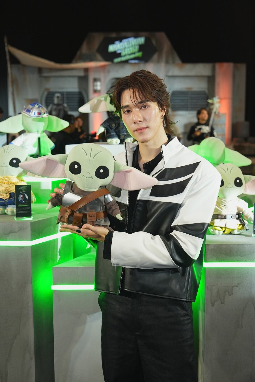 Thailand Gala Premiere เรื่อง The Mandalorian and Grogu 3 rotated นานิ หิรัญกฤษฎิ์ ร่วมฉลองต้อนรับคู่หูแห่งจักรวาล “The Mandalorian and Grogu แมนดาลอเรี่ยนและโกรกู” Thailand Gala Premiere
