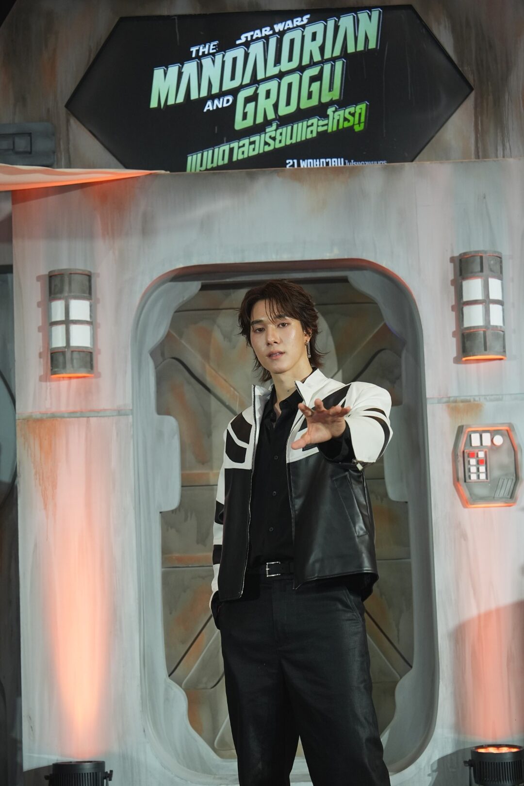 Thailand Gala Premiere เรื่อง The Mandalorian and Grogu 4 rotated นานิ หิรัญกฤษฎิ์ ร่วมฉลองต้อนรับคู่หูแห่งจักรวาล “The Mandalorian and Grogu แมนดาลอเรี่ยนและโกรกู” Thailand Gala Premiere