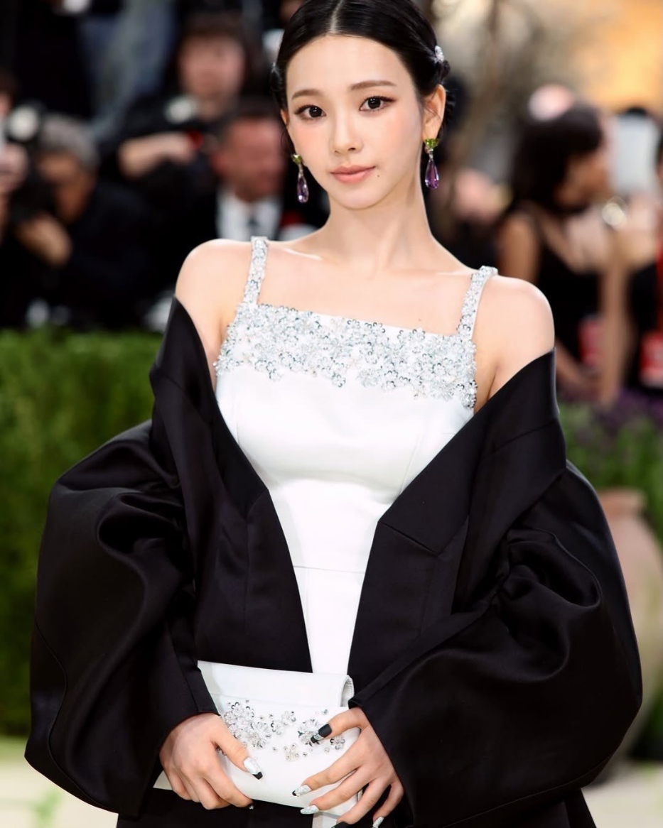 aespa met gala 7 สองแฟชั่นไอคอนระดับโลก KARINA - NINGNING วง aespa กับโมเมนต์สุดทรงพลัง บนพรมแดงในงาน ‘Met Gala’