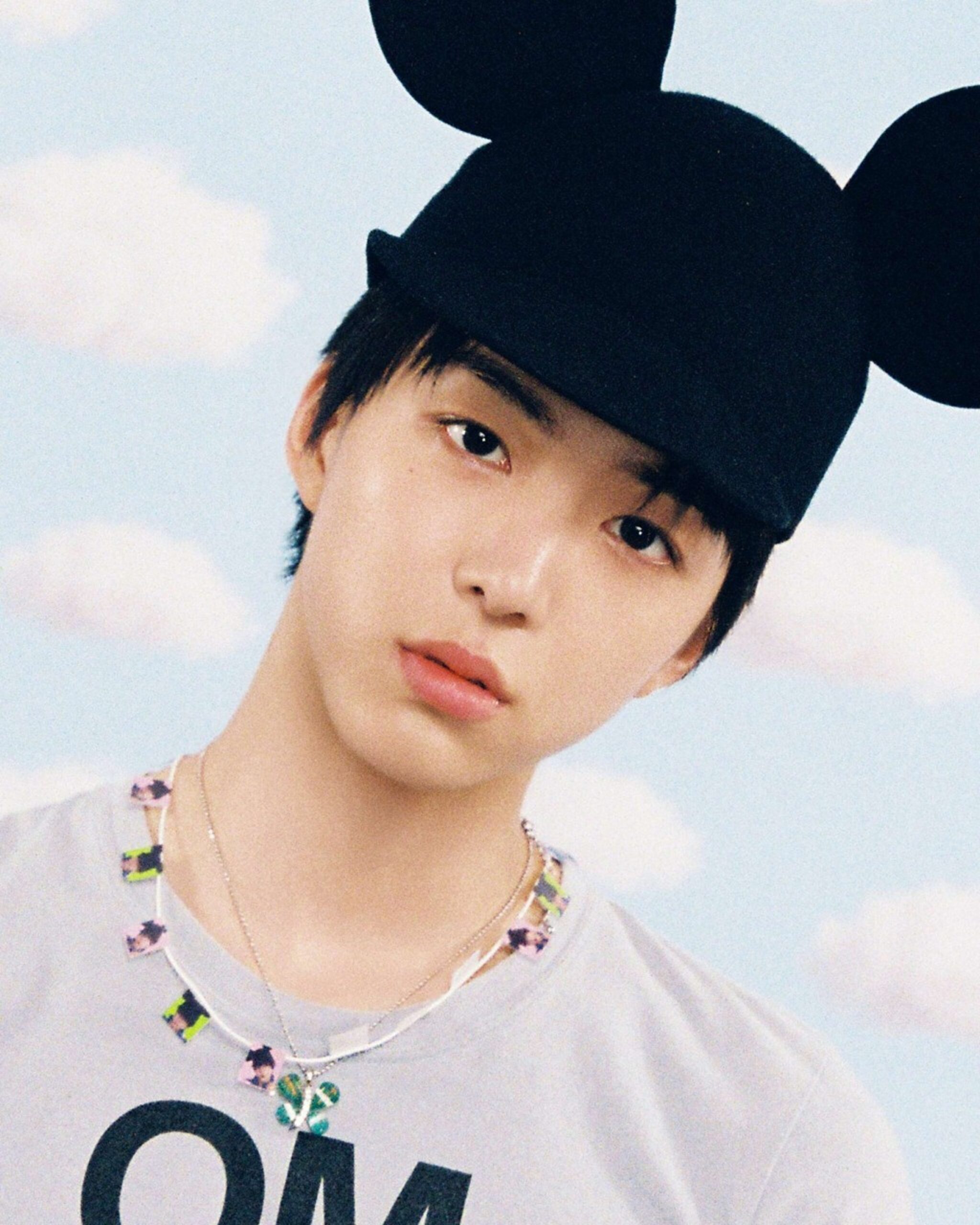 junhyuk 1 scaled 1 'IDID' คัมแบ็กสุดเหวี่ยง! ปล่อยซิงเกิลอัลบั้มใหม่ 'FLY!' ชวนเยาวรุ่นโยกตามกับบีท Old-School Hip-Hop สุดเท่