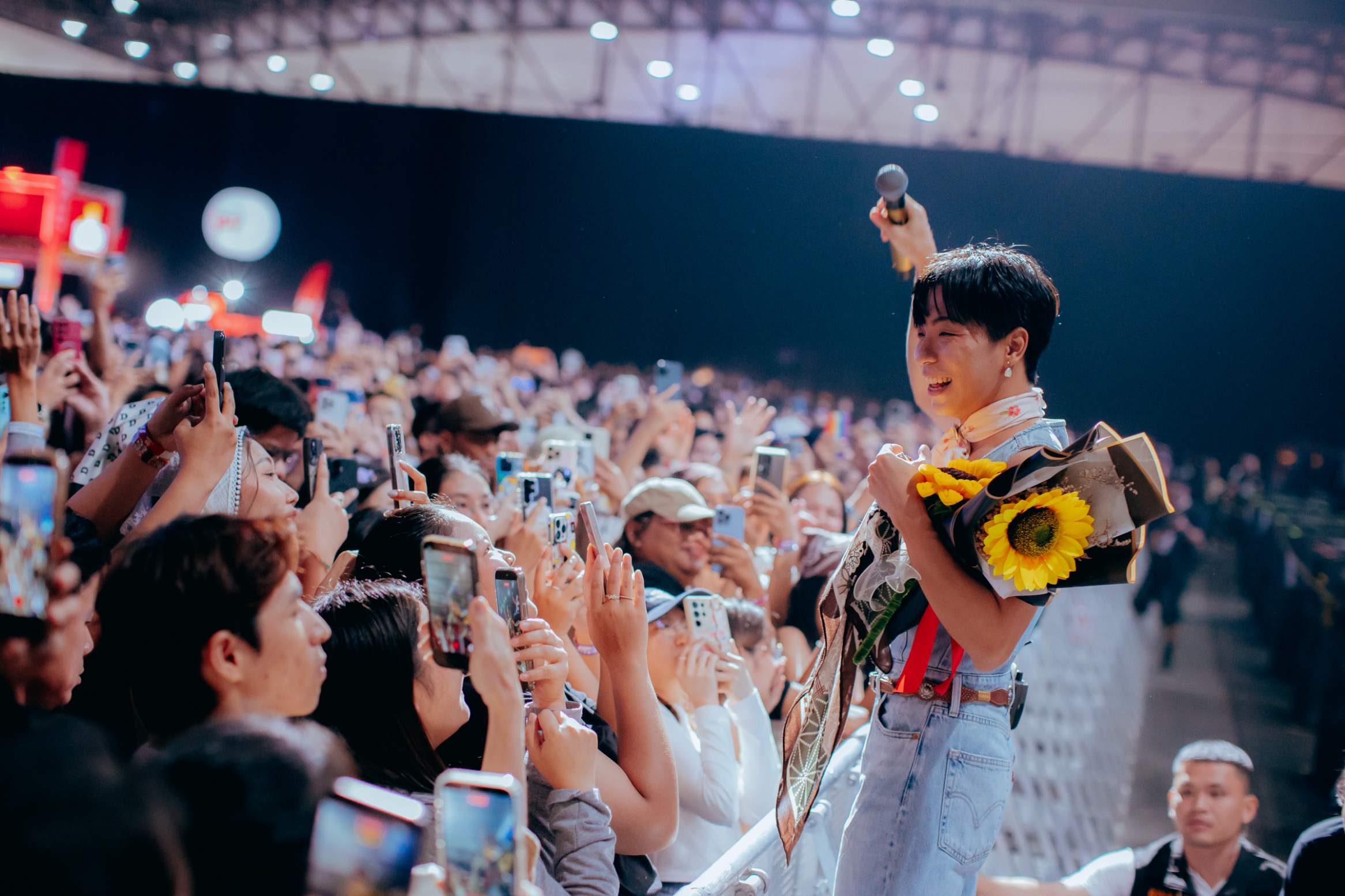 ฝั่งธนเฟส 4 12 ยิ่งใหญ่สมการรอคอย! "ฝั่งธนเฟส 4" สร้างประวัติศาสตร์ BODYSLAM-4EVE-TMD นำทีม 12 ศิลปินจัดเต็มทุกโชว์
