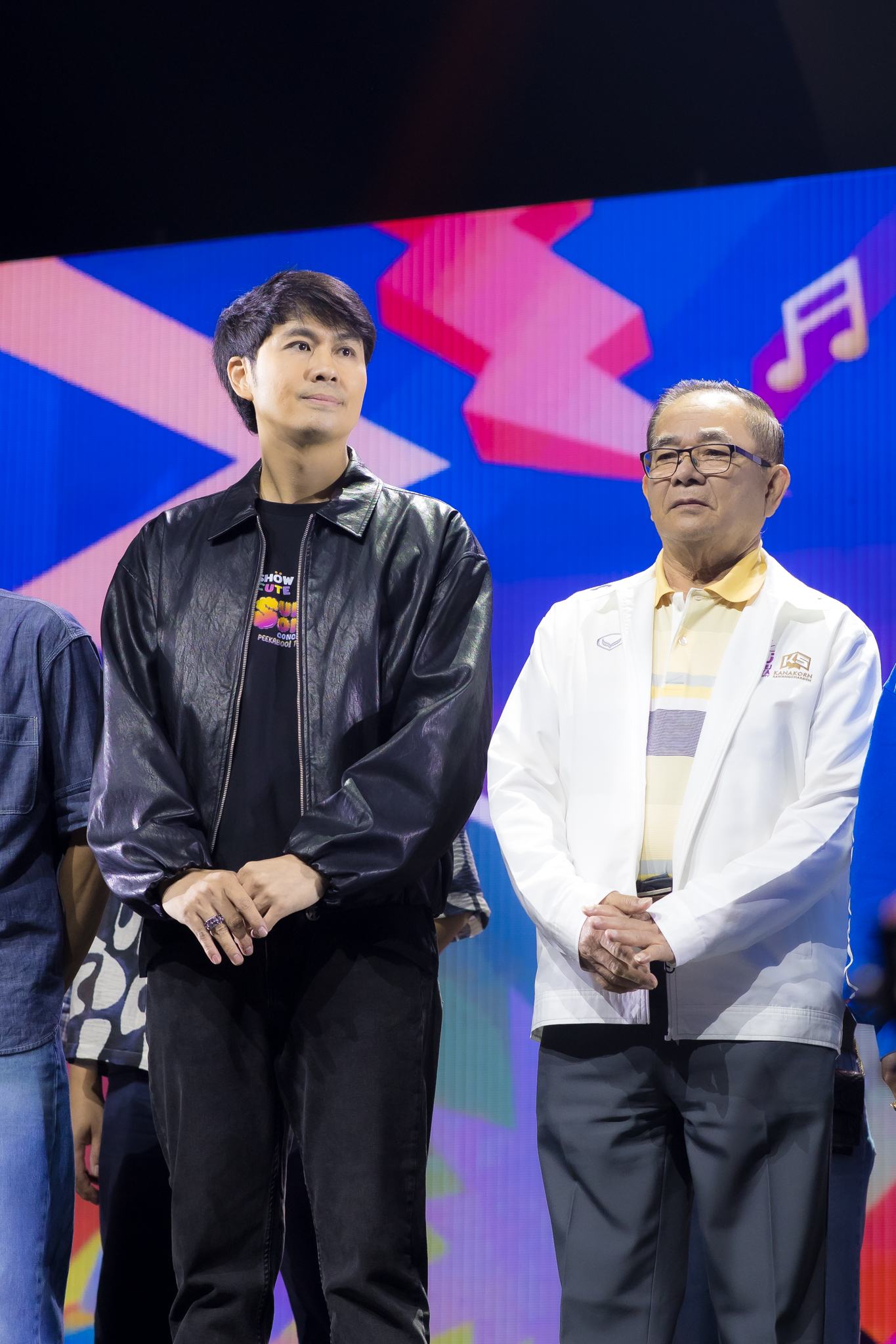 ฝั่งธนเฟส 4 5 ยิ่งใหญ่สมการรอคอย! "ฝั่งธนเฟส 4" สร้างประวัติศาสตร์ BODYSLAM-4EVE-TMD นำทีม 12 ศิลปินจัดเต็มทุกโชว์